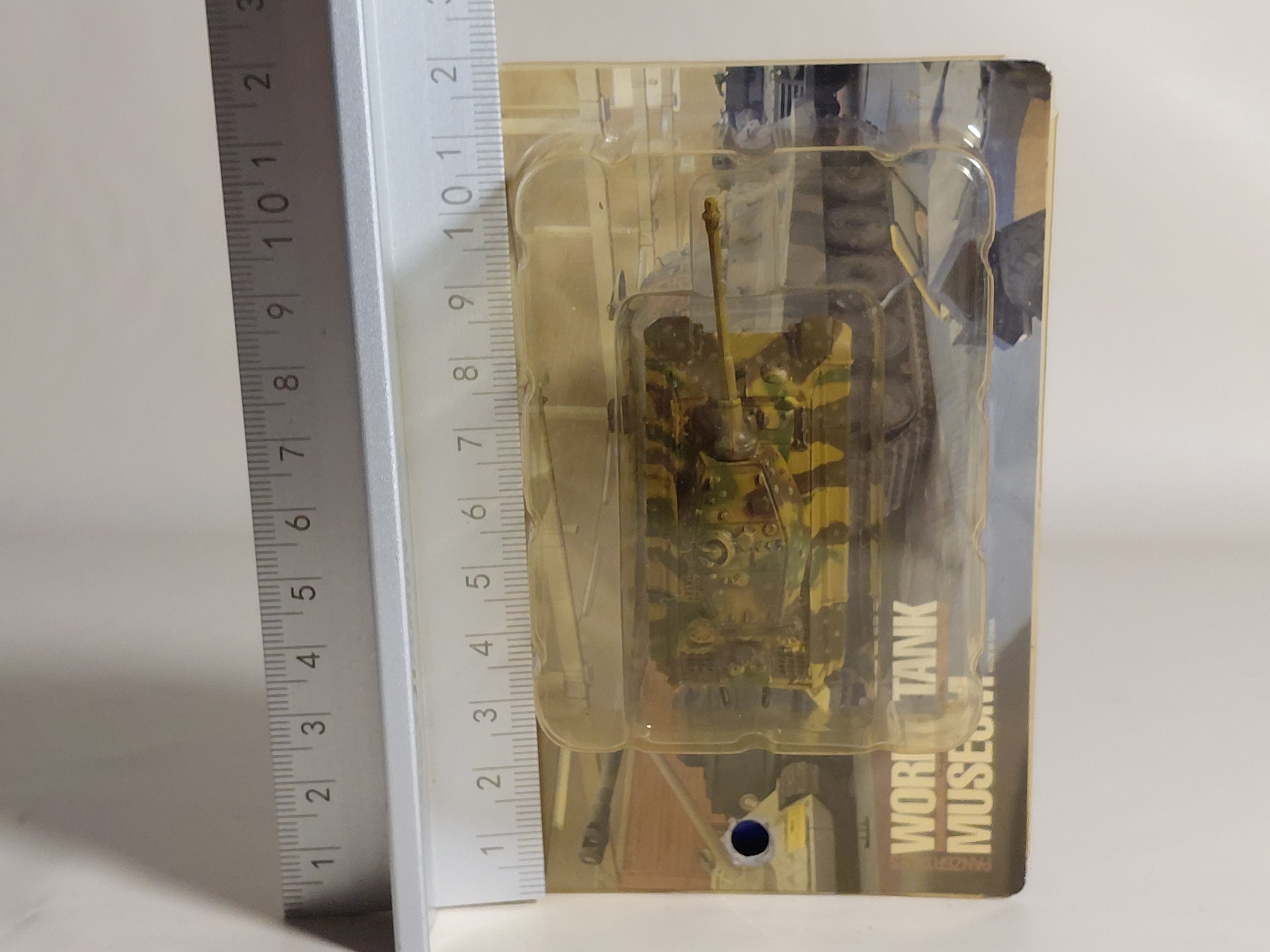 Takara 1/144 World Tank Museum 2 (36) " Tiger II Henschel (3-color camo) " A2-36