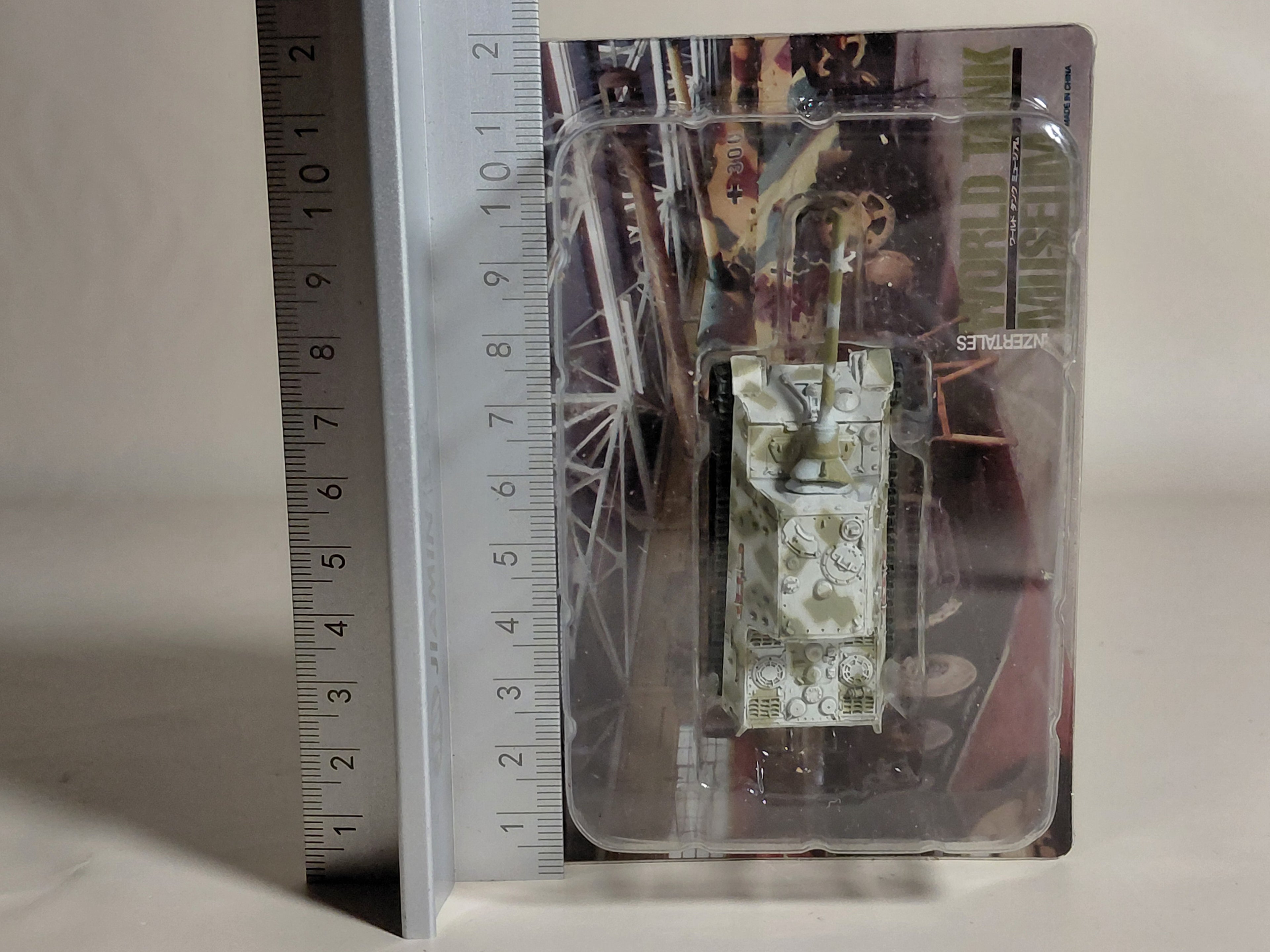 Takara 1/144 World Tank Museum 5. German Jagdtiger. In Winter camouflage. (#89)