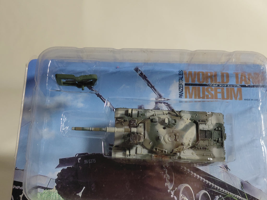 1/144 Takara WTM World Tank Museum Vol. 4 Ground Self-Defense Force Type 74 Tank Winter Camouflage