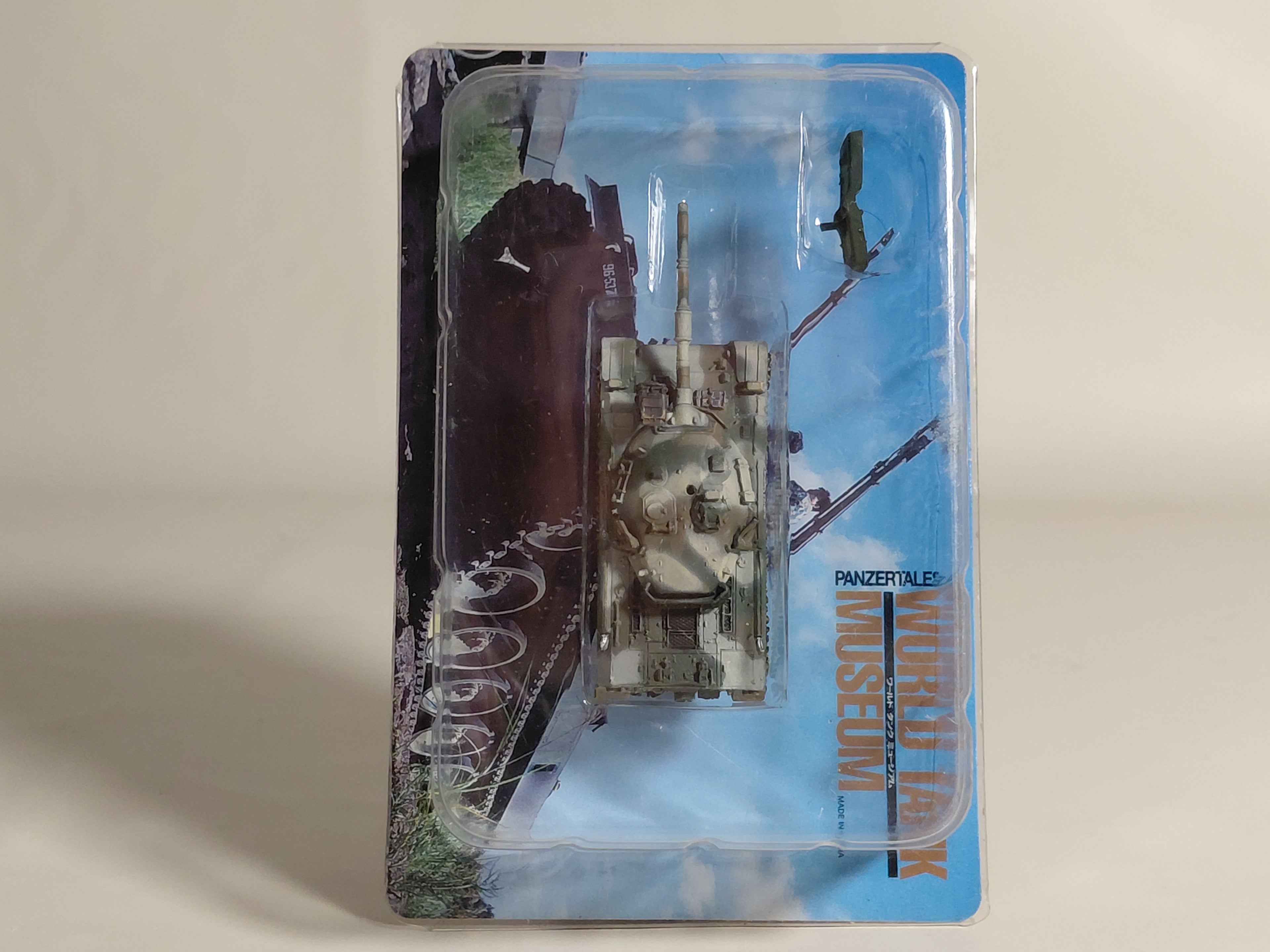 1/144 Takara WTM World Tank Museum Vol. 4 Ground Self-Defense Force Type 74 Tank Winter Camouflage