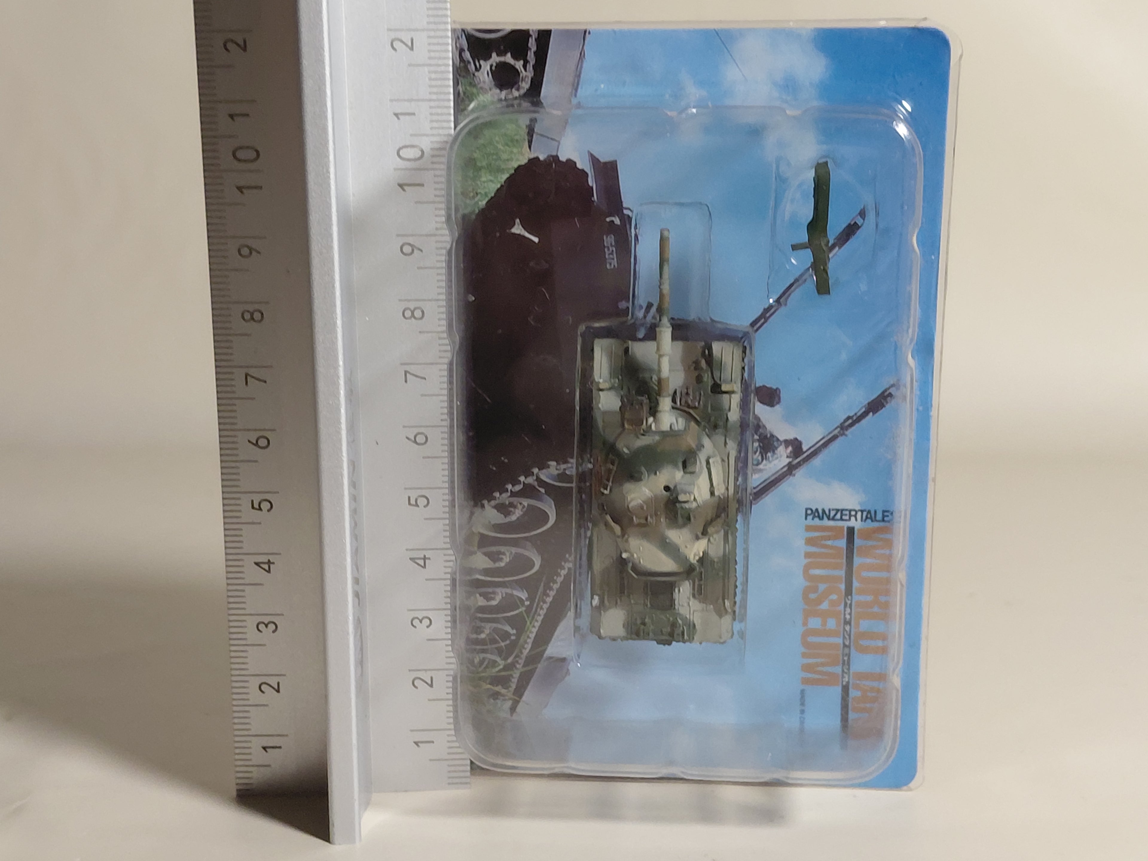 1/144 Takara WTM World Tank Museum Vol. 4 Ground Self-Defense Force Type 74 Tank Winter Camouflage