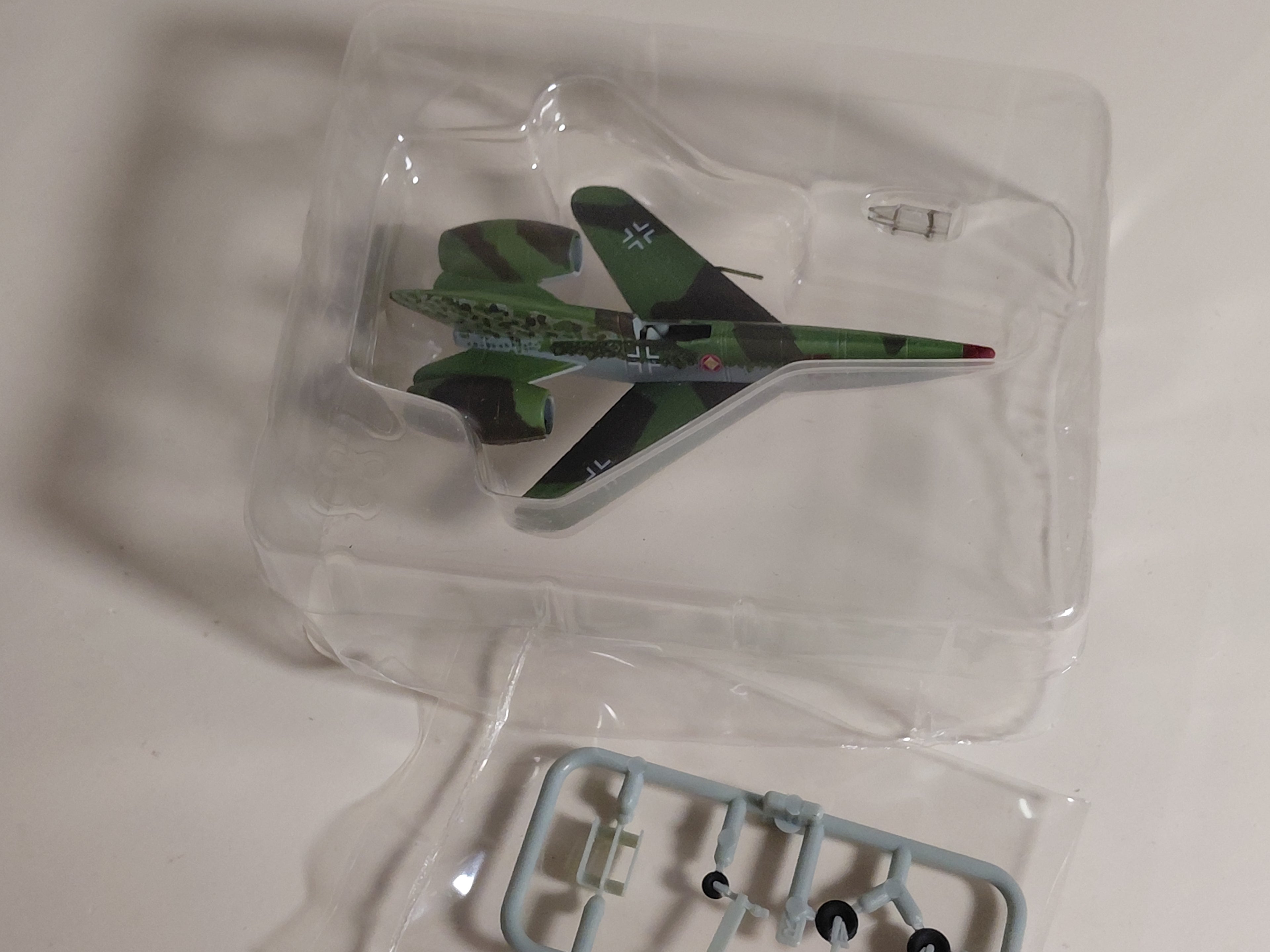 Popy 1/144 Projekt Flieger WWII Ta283 Day Fighter Aircraft Camou Model