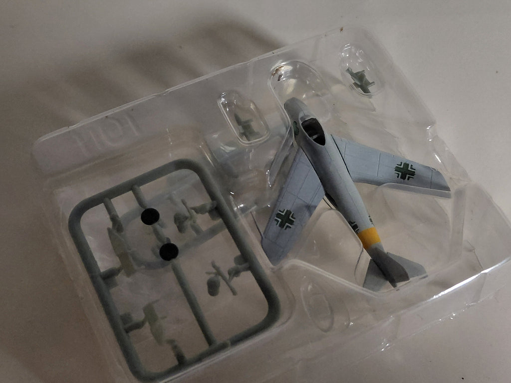 1/144 #5. Messerschmitt P.1101 JG54 Aircraft "Fictional War Chronicles Projekt Flieger 01 World War II German Prototype and Planned Aircraft Collection - First Edition -"