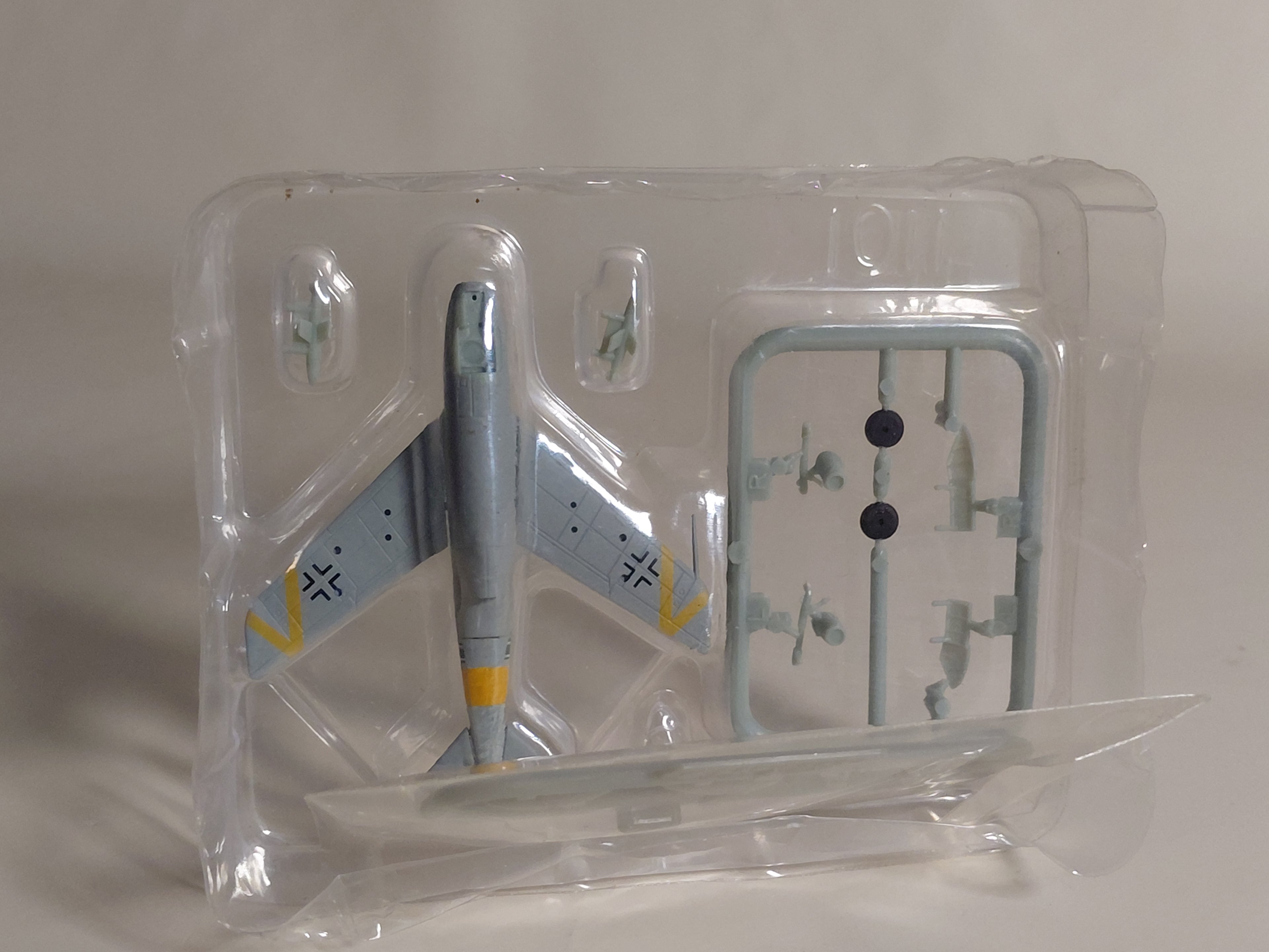 1/144 #5. Messerschmitt P.1101 JG54 Aircraft "Fictional War Chronicles Projekt Flieger 01 World War II German Prototype and Planned Aircraft Collection - First Edition -"