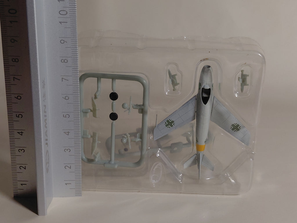 1/144 #5. Messerschmitt P.1101 JG54 Aircraft "Fictional War Chronicles Projekt Flieger 01 World War II German Prototype and Planned Aircraft Collection - First Edition -"