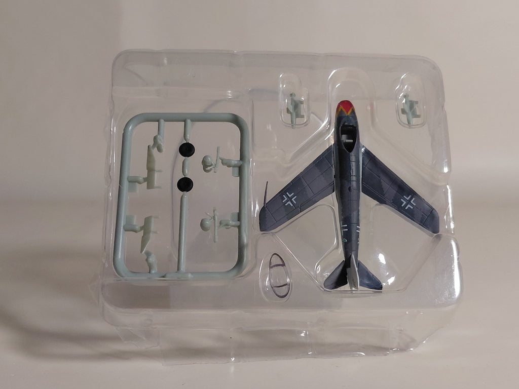 1/144 Fictional War 01 Luftwaffe Messerschmitt P.1101 Colonel Hermann Graf / Current Poppy/Eftoise Takara