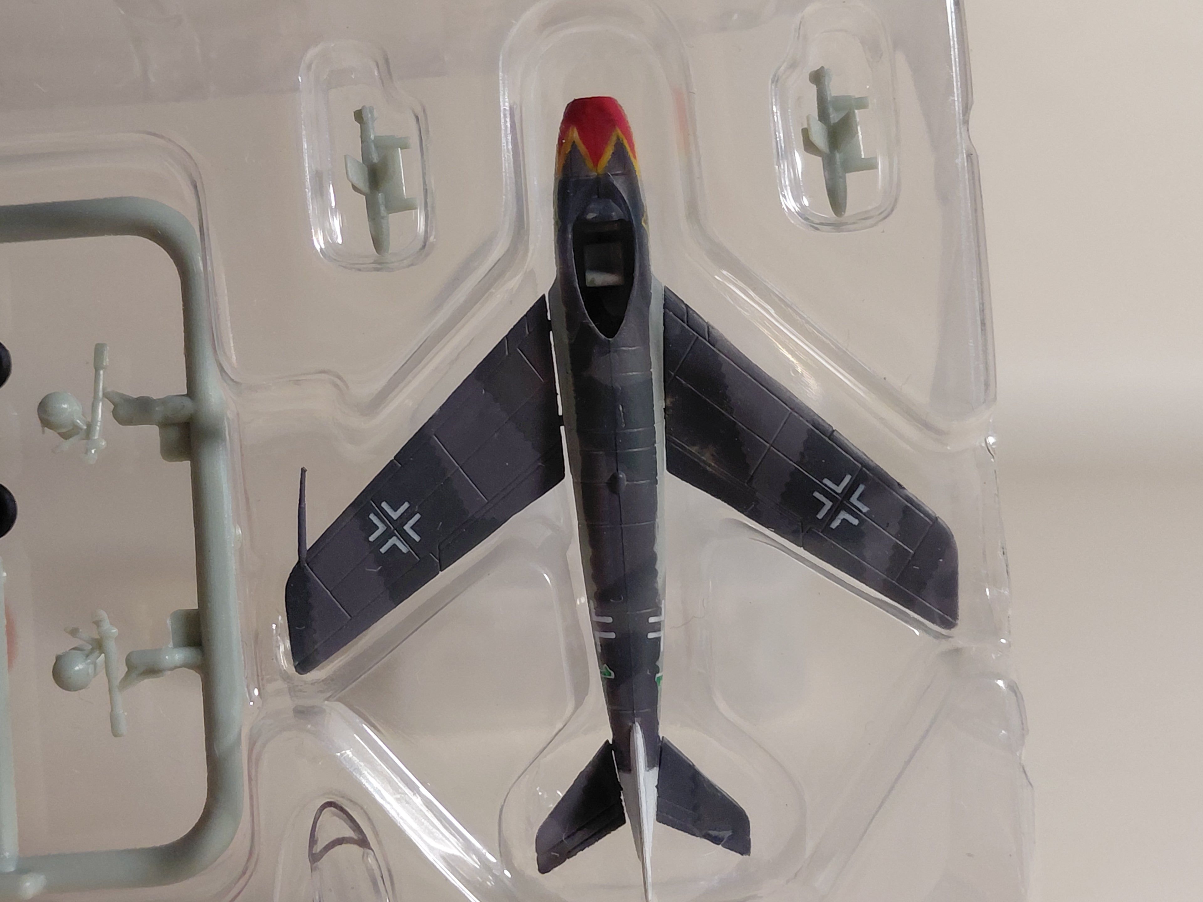1/144 Fictional War 01 Luftwaffe Messerschmitt P.1101 Colonel Hermann Graf / Current Poppy/Eftoise Takara
