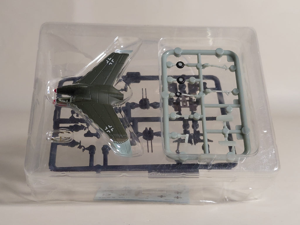 1/144 Popy Fictional War Chronicles 3: Heinkel He P.1078B, Lieutenant E. Demuth's aircraft, with 20mm quadruple anti-aircraft guns.