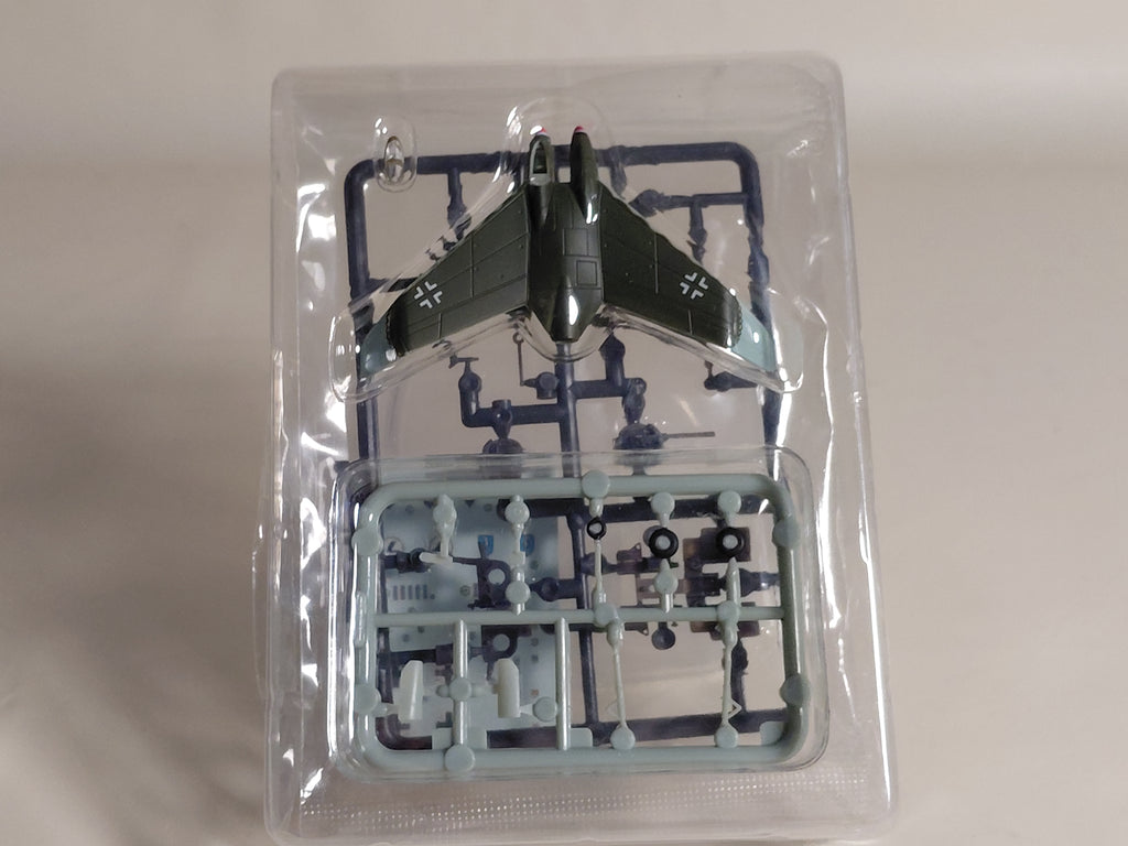 1/144 Popy Fictional War Chronicles 3: Heinkel He P.1078B, Lieutenant E. Demuth's aircraft, with 20mm quadruple anti-aircraft guns.