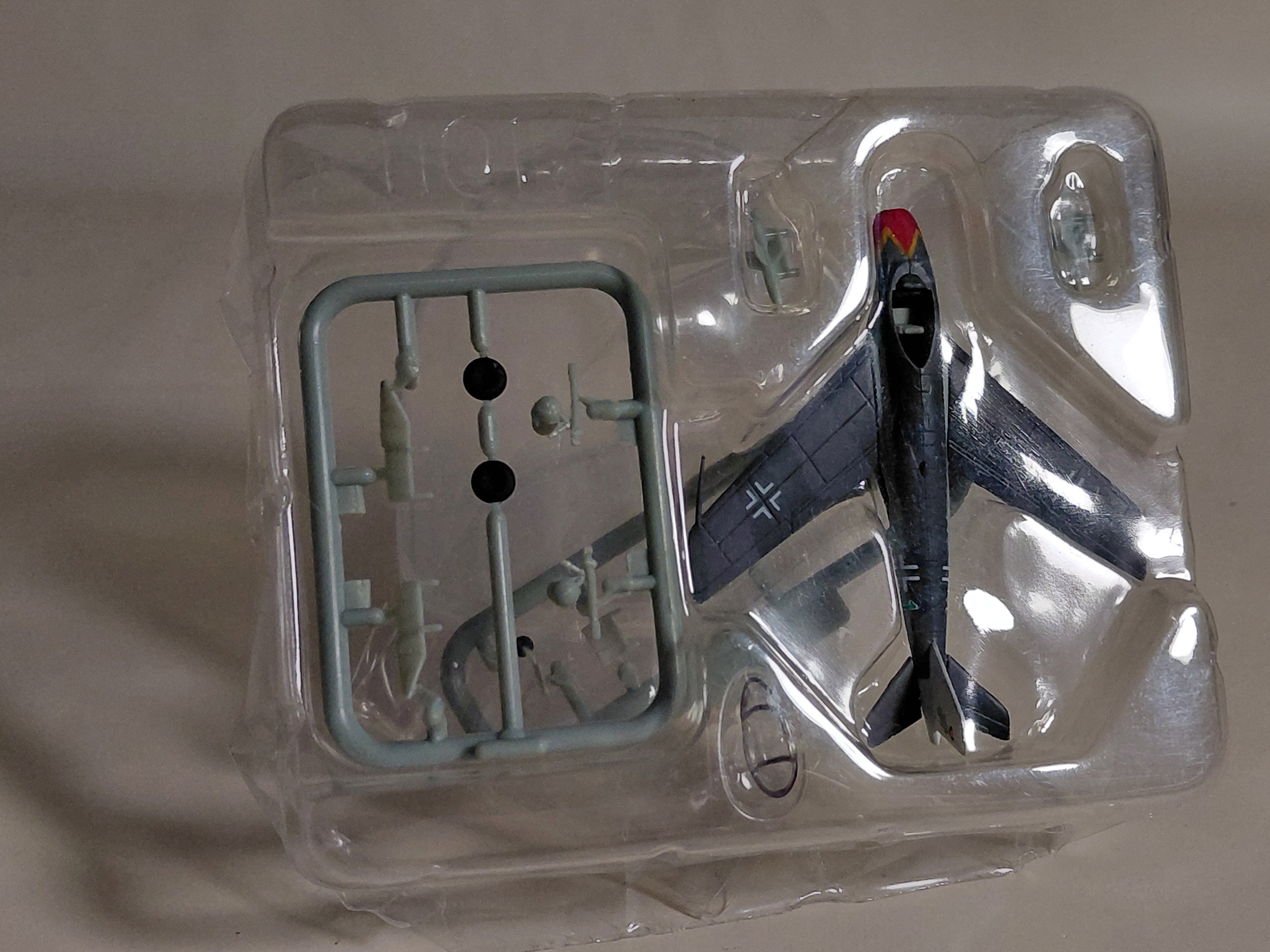 1/144 Fictional War 01 Luftwaffe Messerschmitt P.1101 Colonel Hermann Graf / Current Poppy/Eftoise Takara