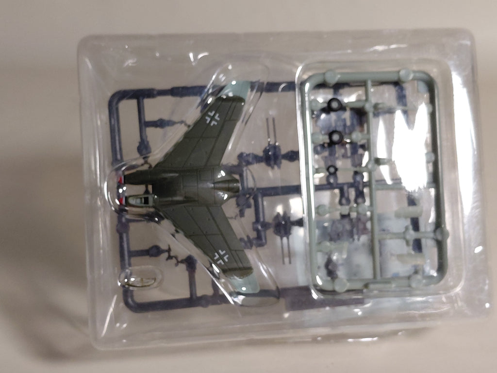 TAKARA Popy  PROJEKT FLIEGER 02 1/144 1Heinkel He P.1078B, Lieutenant E. Demuth's aircraft, with 20mm quadruple anti-aircraft guns.