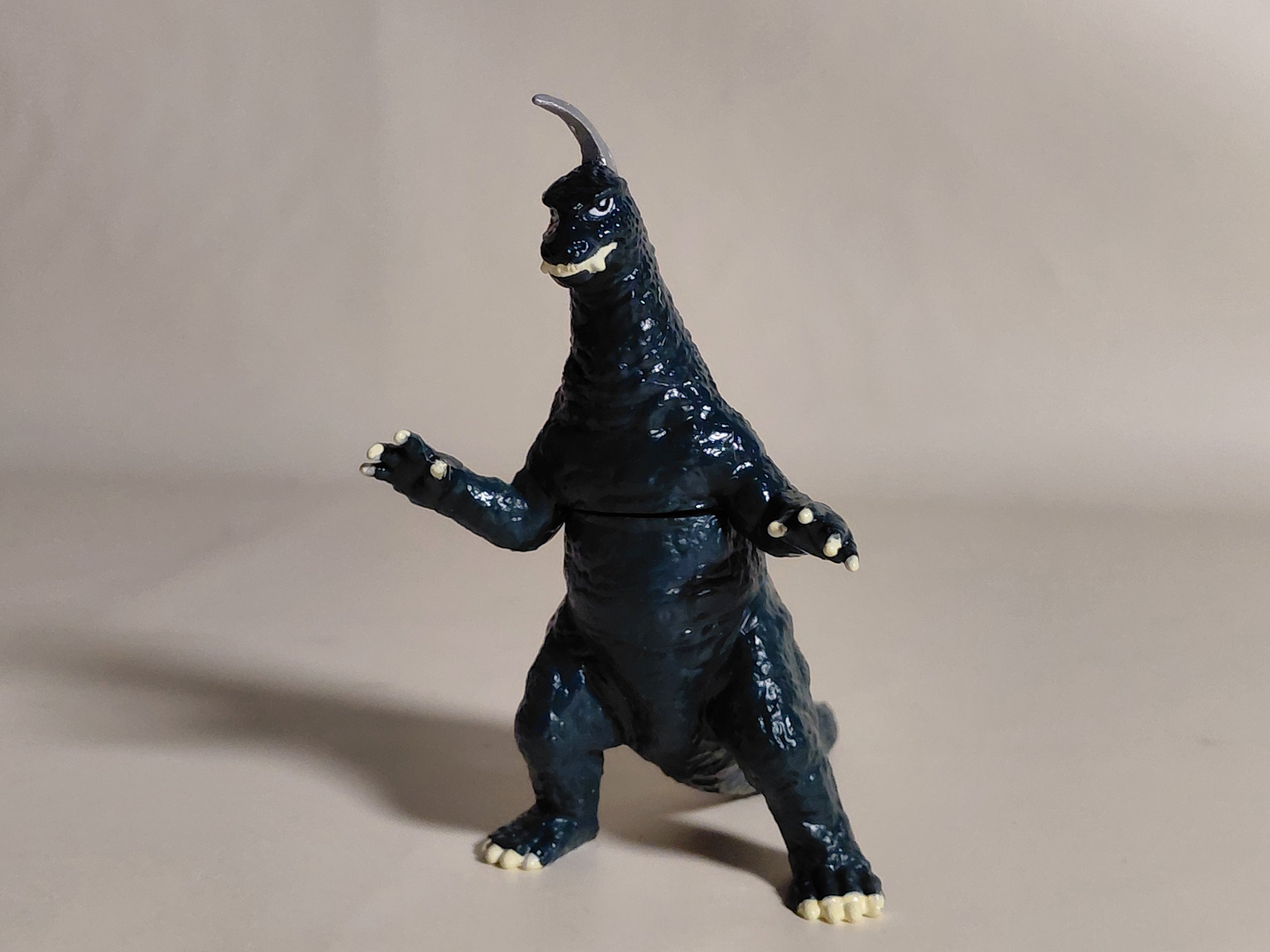 HG Series Return of Ultraman: Takkong's Great Counterattack Arc - Earthtron