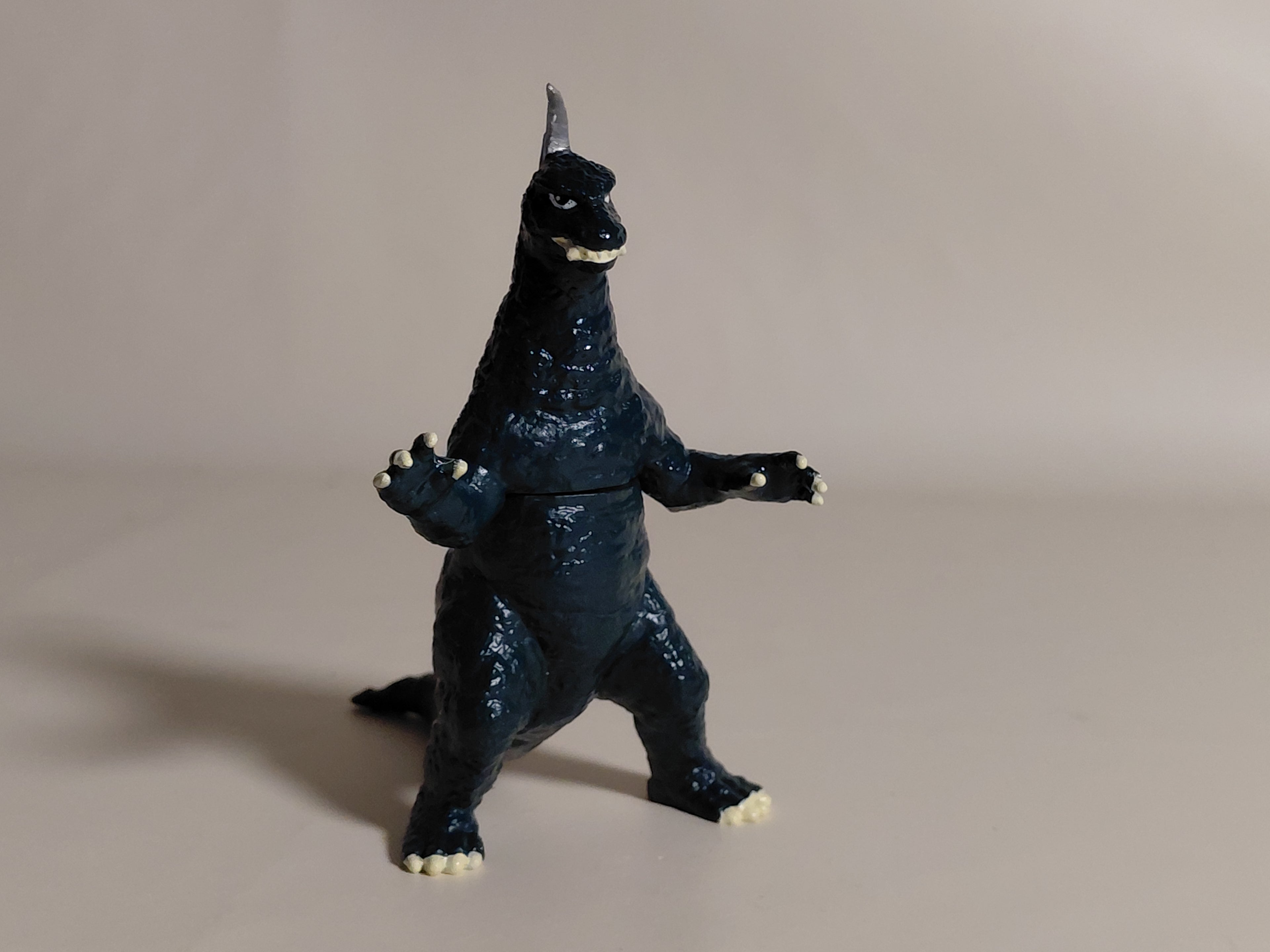 HG Series Return of Ultraman: Takkong's Great Counterattack Arc - Earthtron