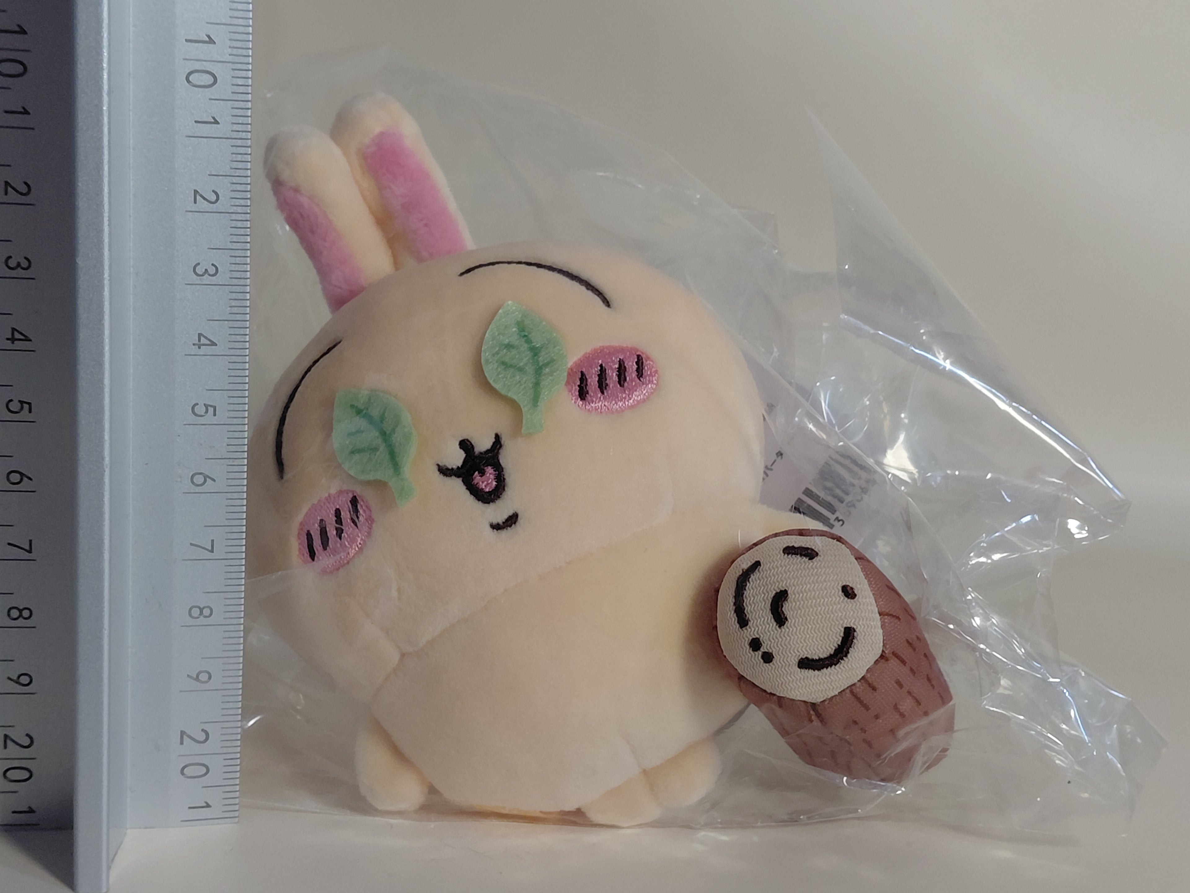 Japan Chiikawa Mascot Holder - Usagi : Is this a watermelon smash