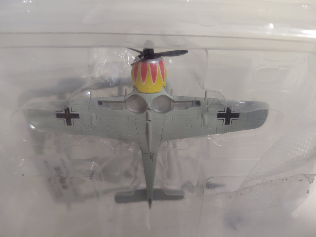 Wing Club Collection 1/144 Focke-Wulf Fw190A Bandai Special Color Secret German Air Force Graf
