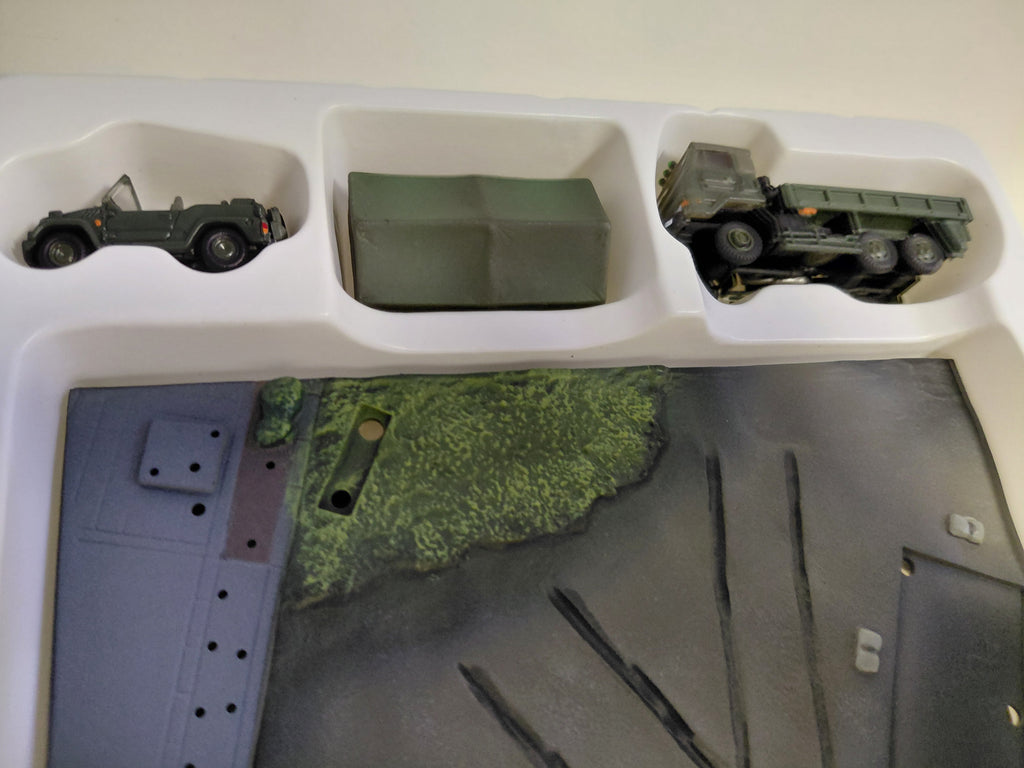 1/144 Takara Japan Sinks D1 Project Edition [Type 73 Large and Small Trucks] Figure