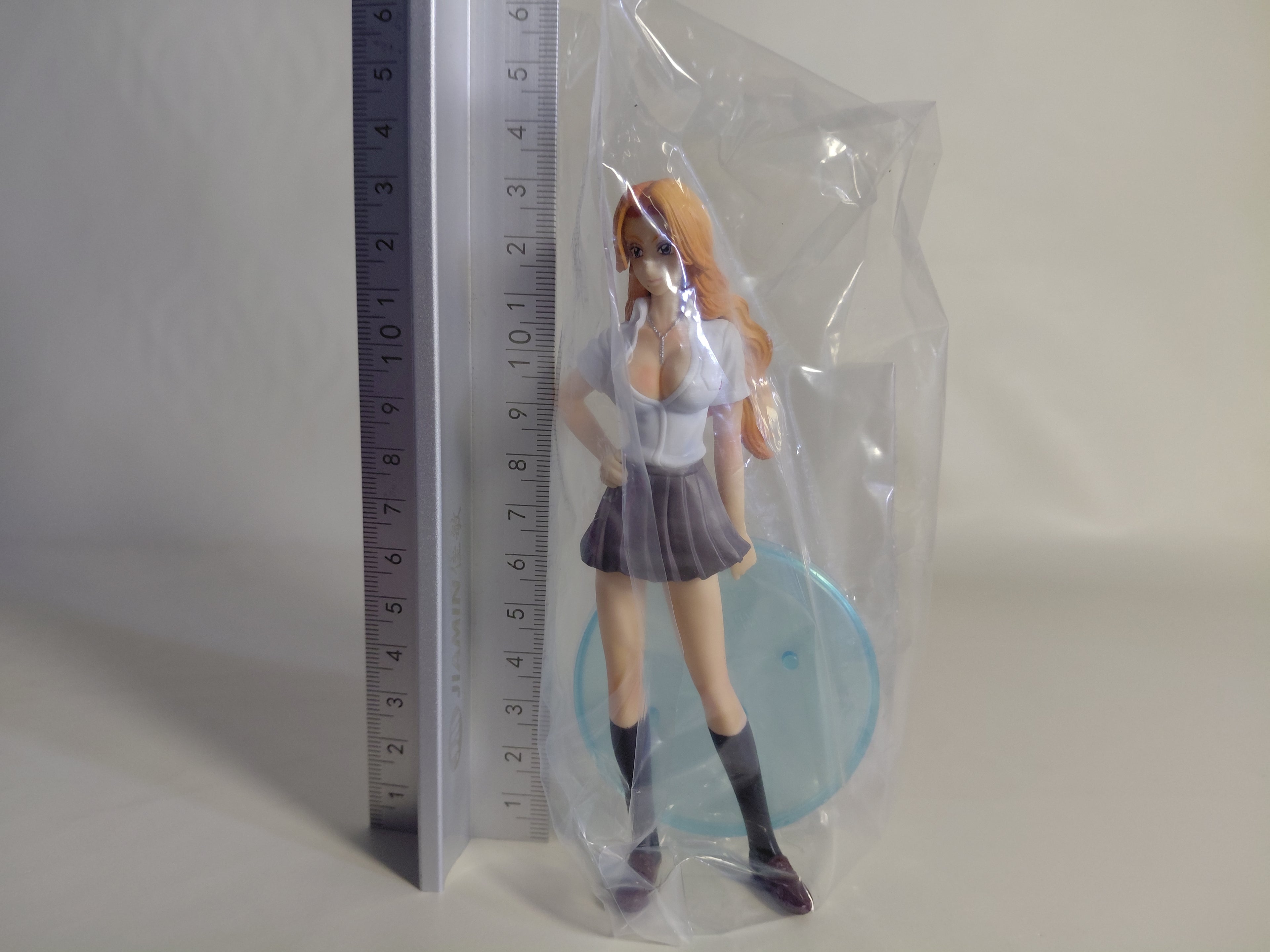 BLEACH Rangiku Matsumoto 14 cm figure doll toy Shonen Jump Statue