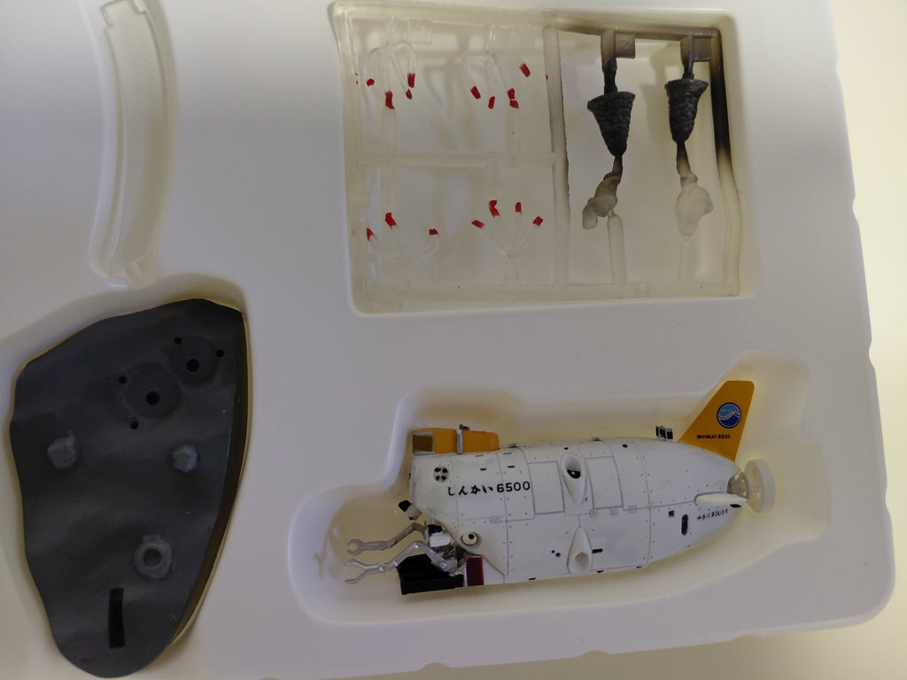1/144 scale Shinkai 6500 secret model "Japan Sinks"