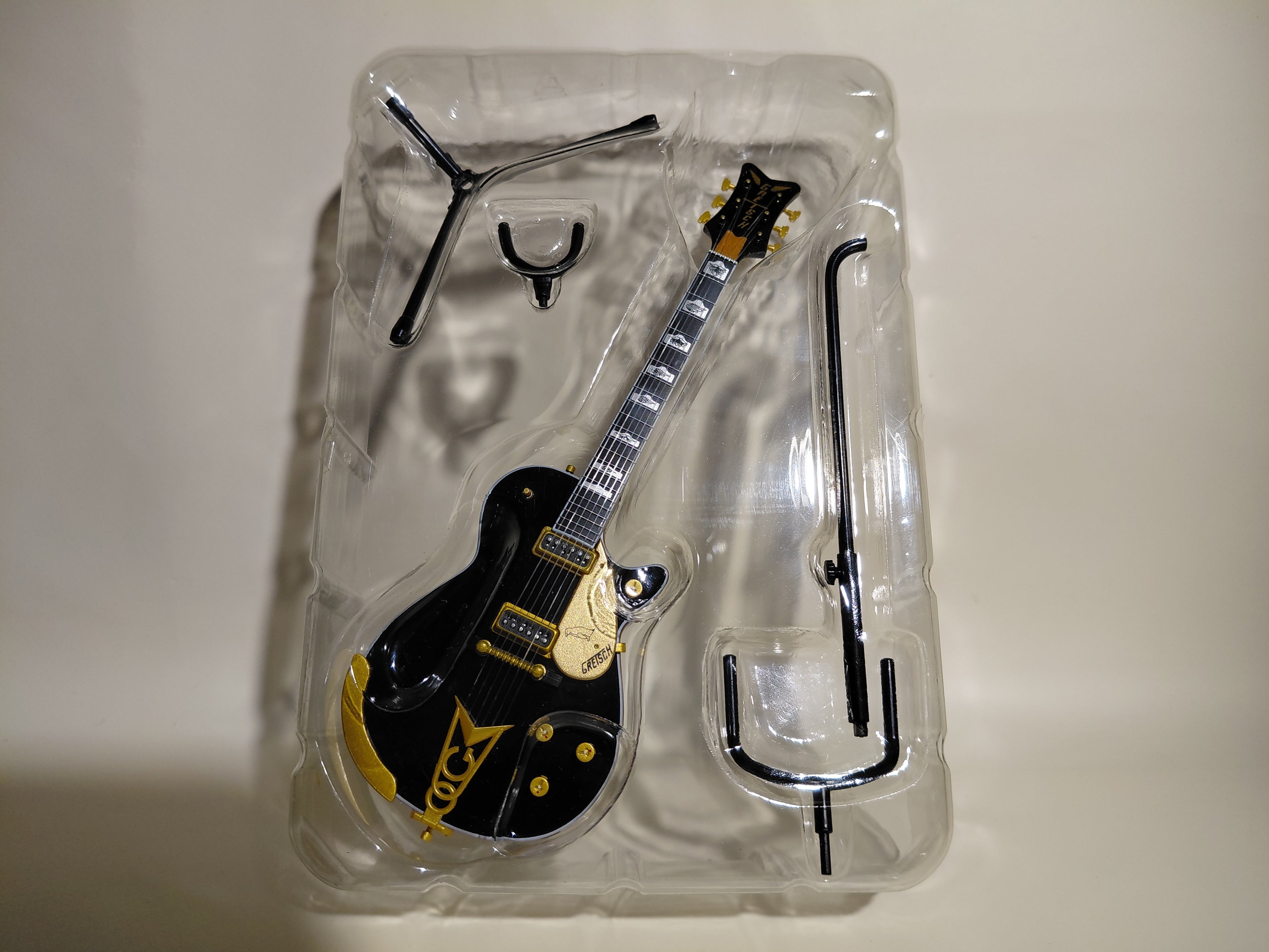 GRETSCH Guitar Collection II Black Penguin  1/8 Scale Official Guitar Figure ☆Gretsch Guitar Collection ★George Harrison