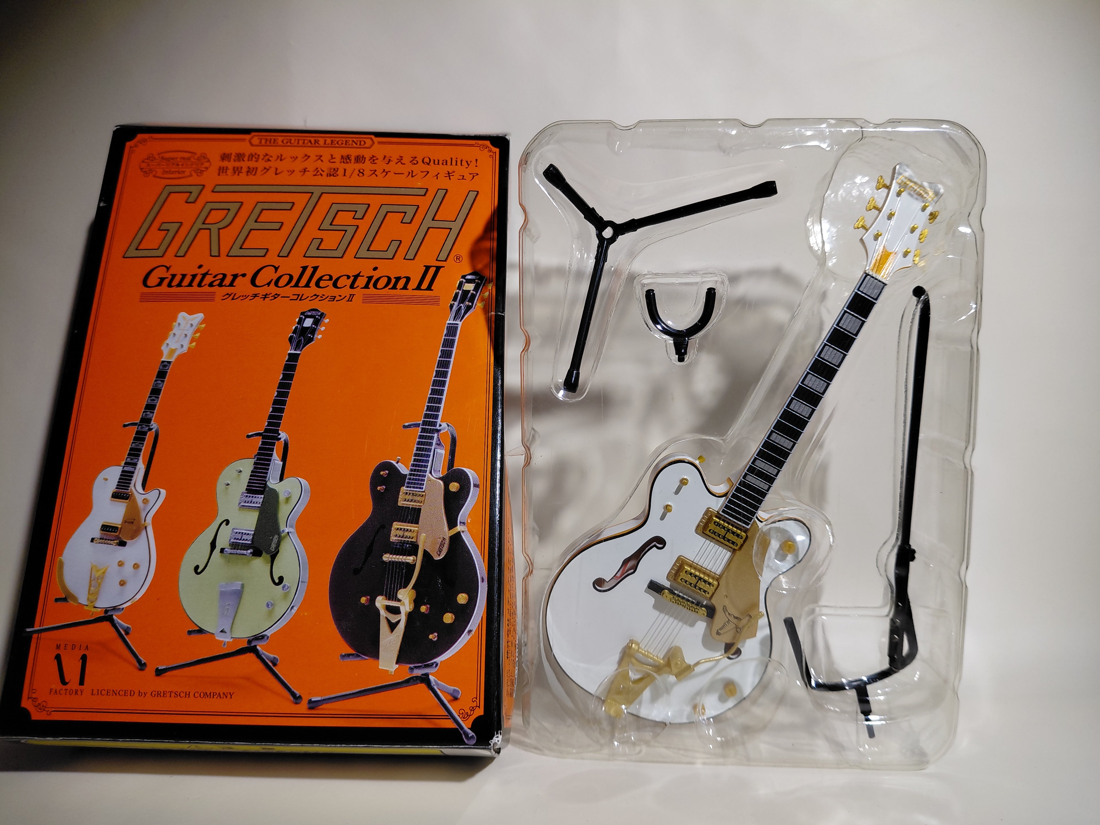 GRETSCH Guitar COLLECTION White Falcon II Miniature Figure ~ 1/8 Scale Official Guitar Figure ☆Gretsch Guitar Collection ★George Harrison