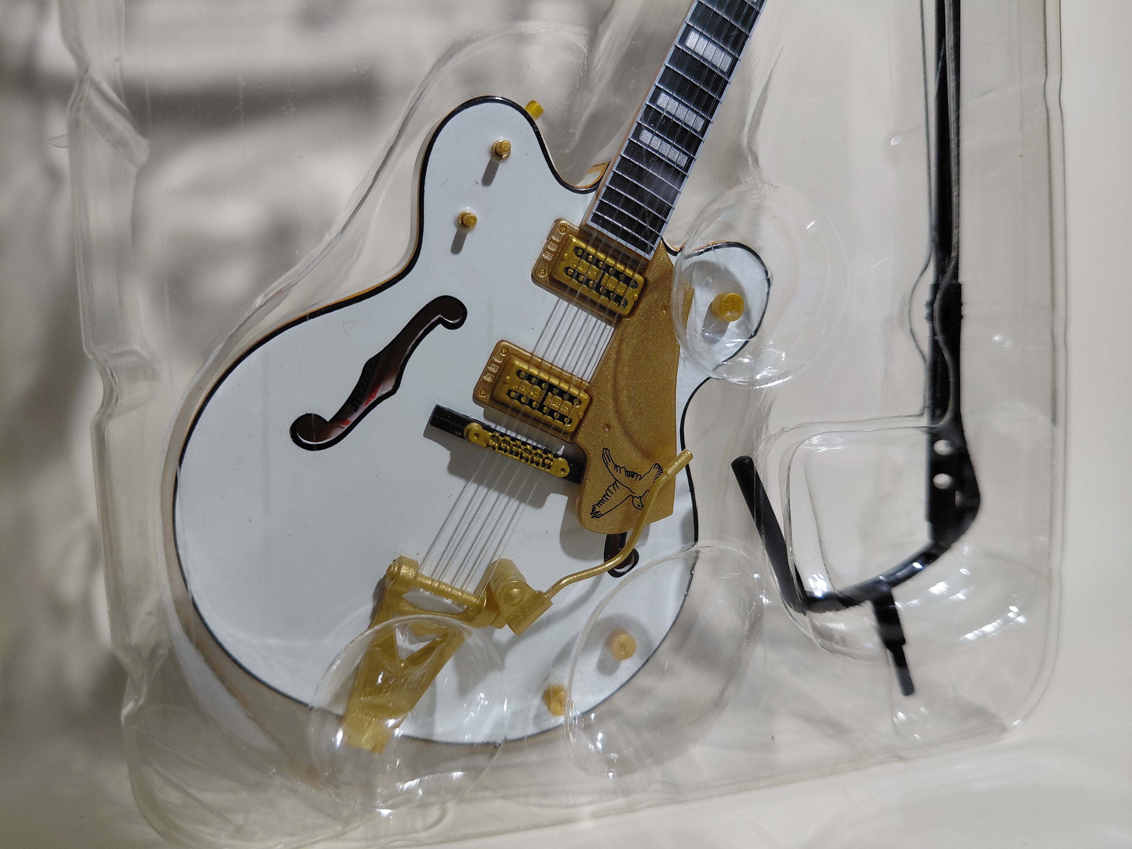 GRETSCH Guitar COLLECTION White Falcon II Miniature Figure ~ 1/8 Scale Official Guitar Figure ☆Gretsch Guitar Collection ★George Harrison