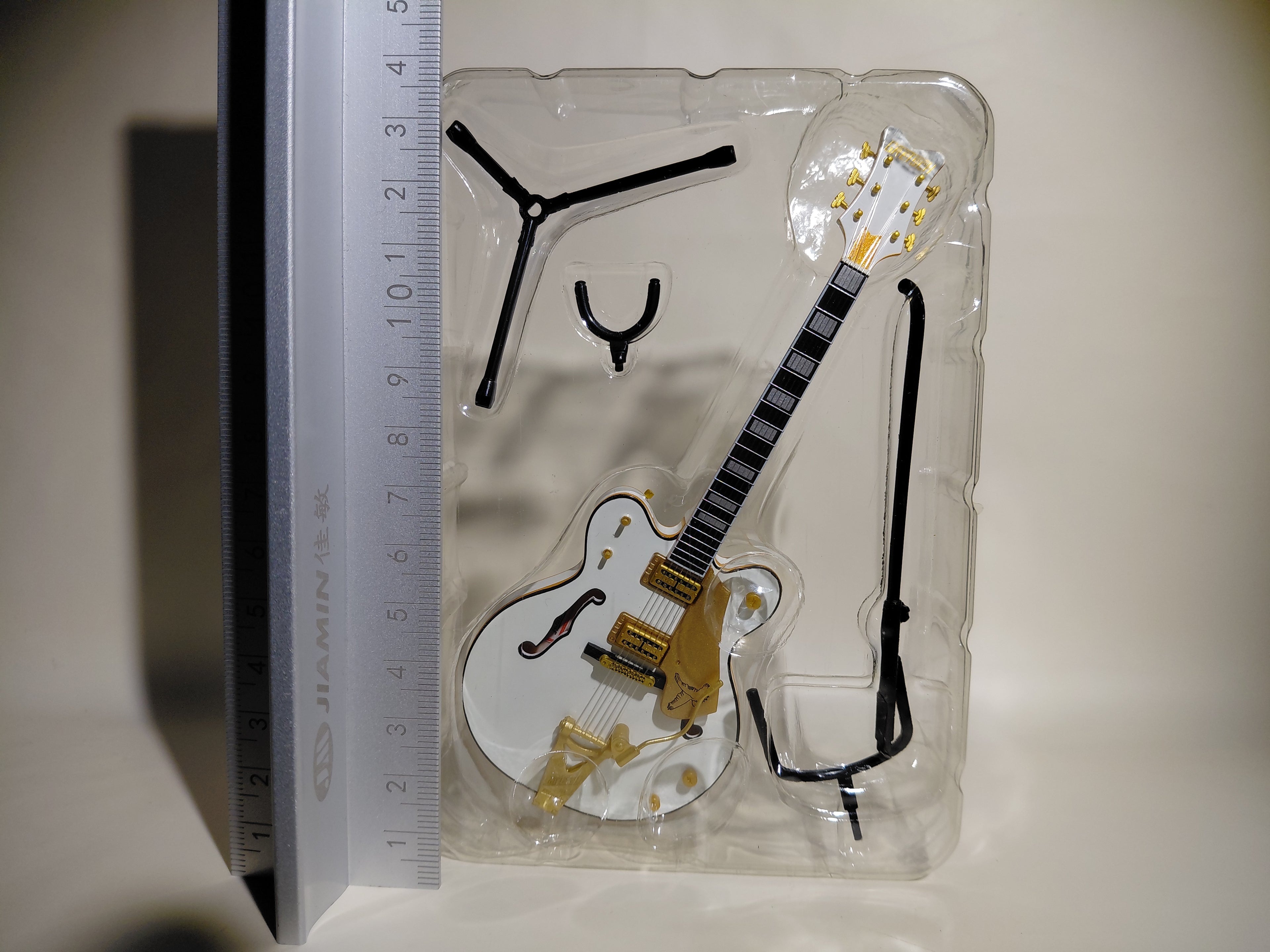 GRETSCH Guitar COLLECTION White Falcon II Miniature Figure ~ 1/8 Scale Official Guitar Figure ☆Gretsch Guitar Collection ★George Harrison