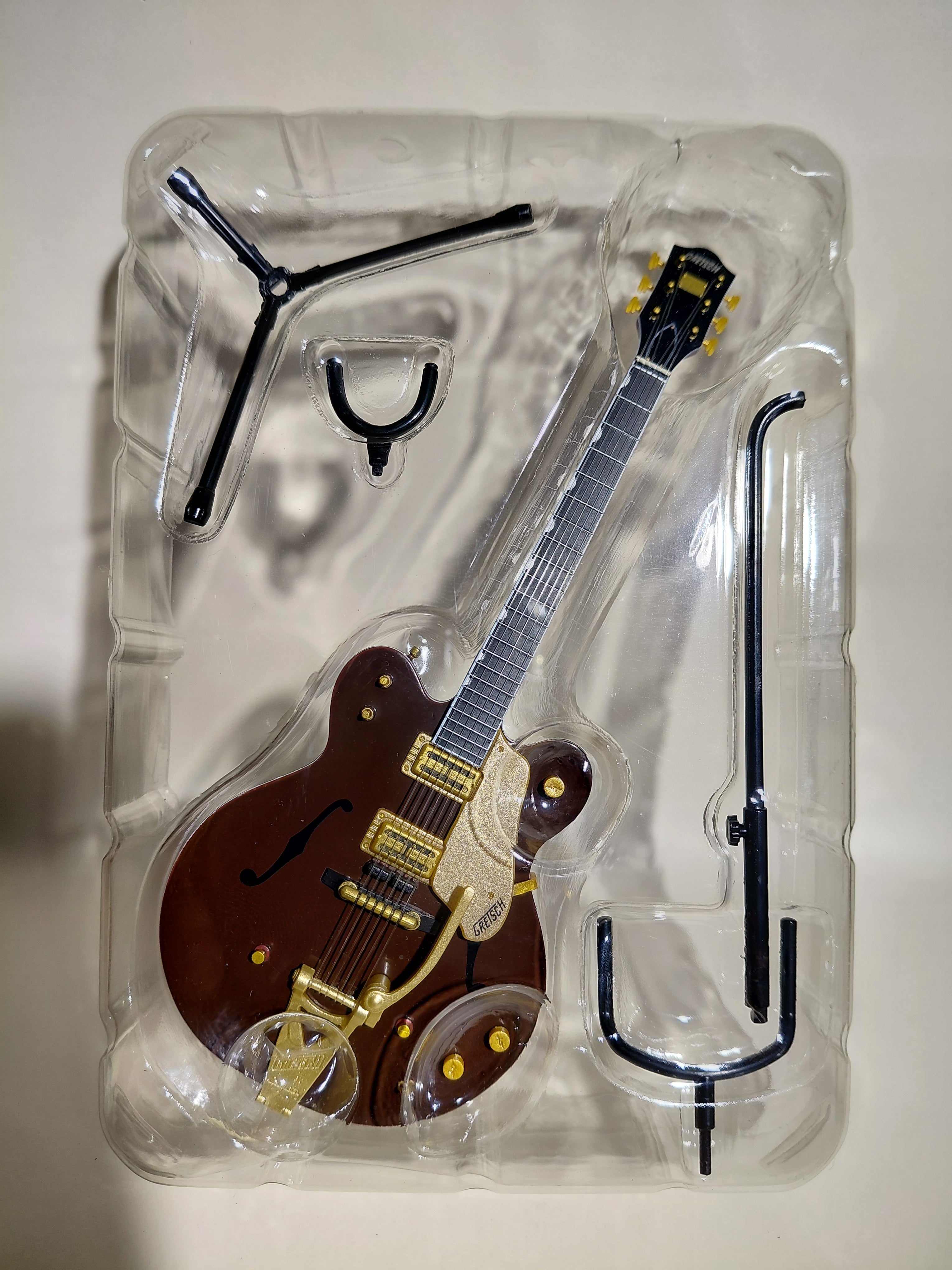 GRETSCH Country Gentleman G6122-1962 ~Gretsch Guitar Collection~ 1/8 Scale Official Guitar Figure ☆Gretsch Guitar Collection ★George Harrison 1/8