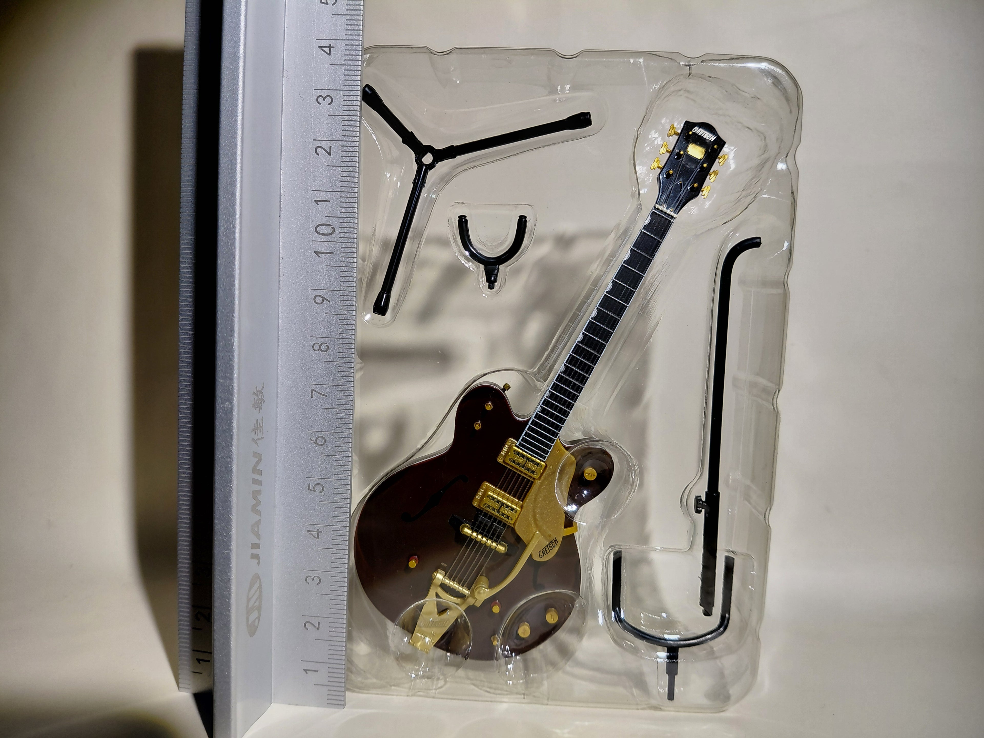 GRETSCH Country Gentleman G6122-1962 ~Gretsch Guitar Collection~ 1/8 Scale Official Guitar Figure ☆Gretsch Guitar Collection ★George Harrison 1/8