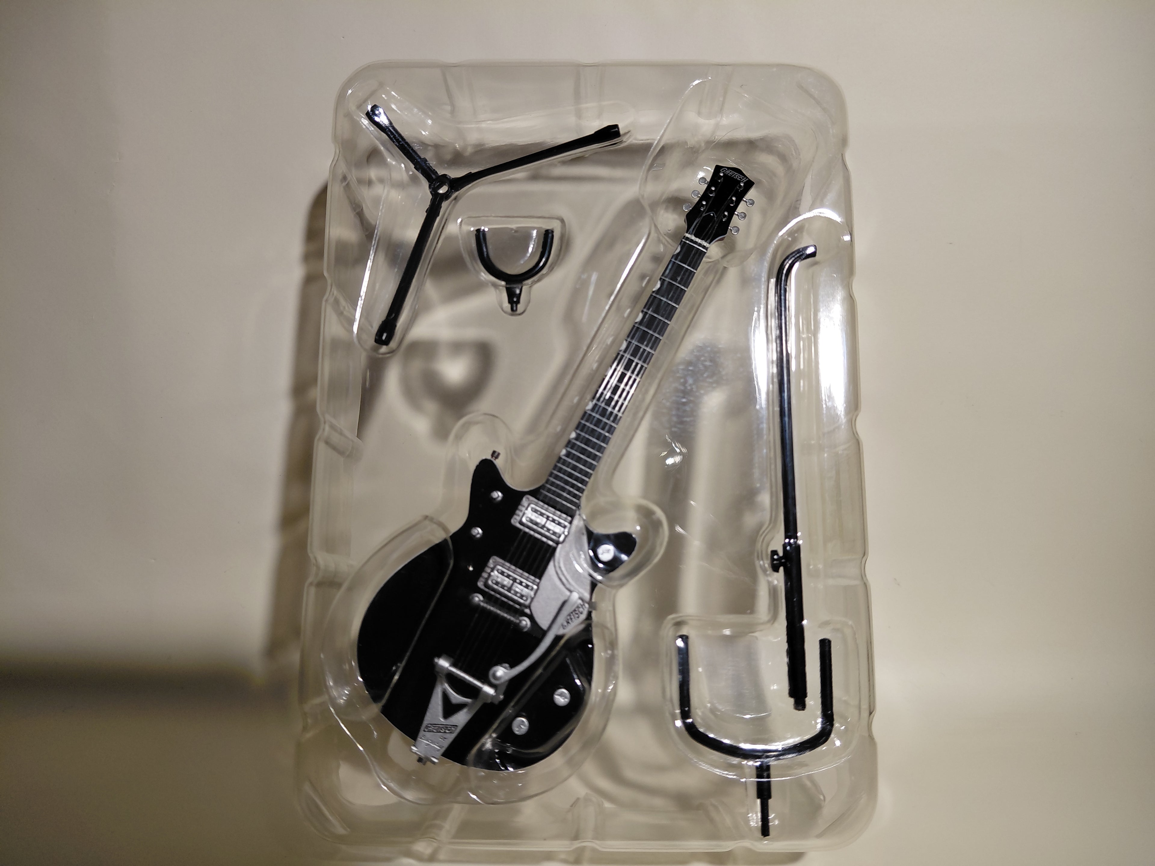 Gretsch Guitar Collection Figure G6128T-1962 Duo Jet Miniature ~ 1/8 Scale Official Guitar Figure ☆Gretsch Guitar Collection ★George Harrison (Copy)