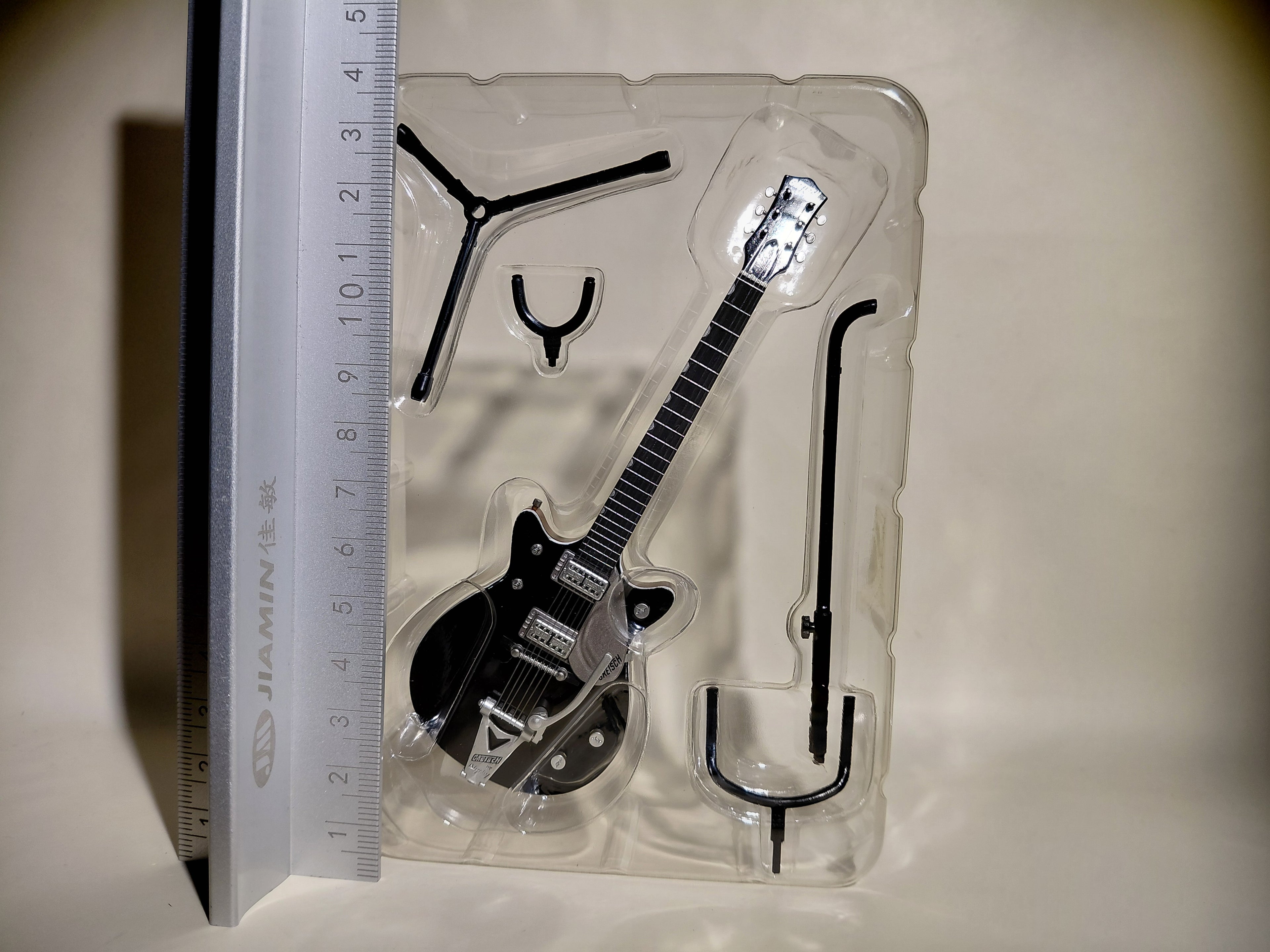 Gretsch Guitar Collection Figure G6128T-1962 Duo Jet Miniature ~ 1/8 Scale Official Guitar Figure ☆Gretsch Guitar Collection ★George Harrison (Copy)