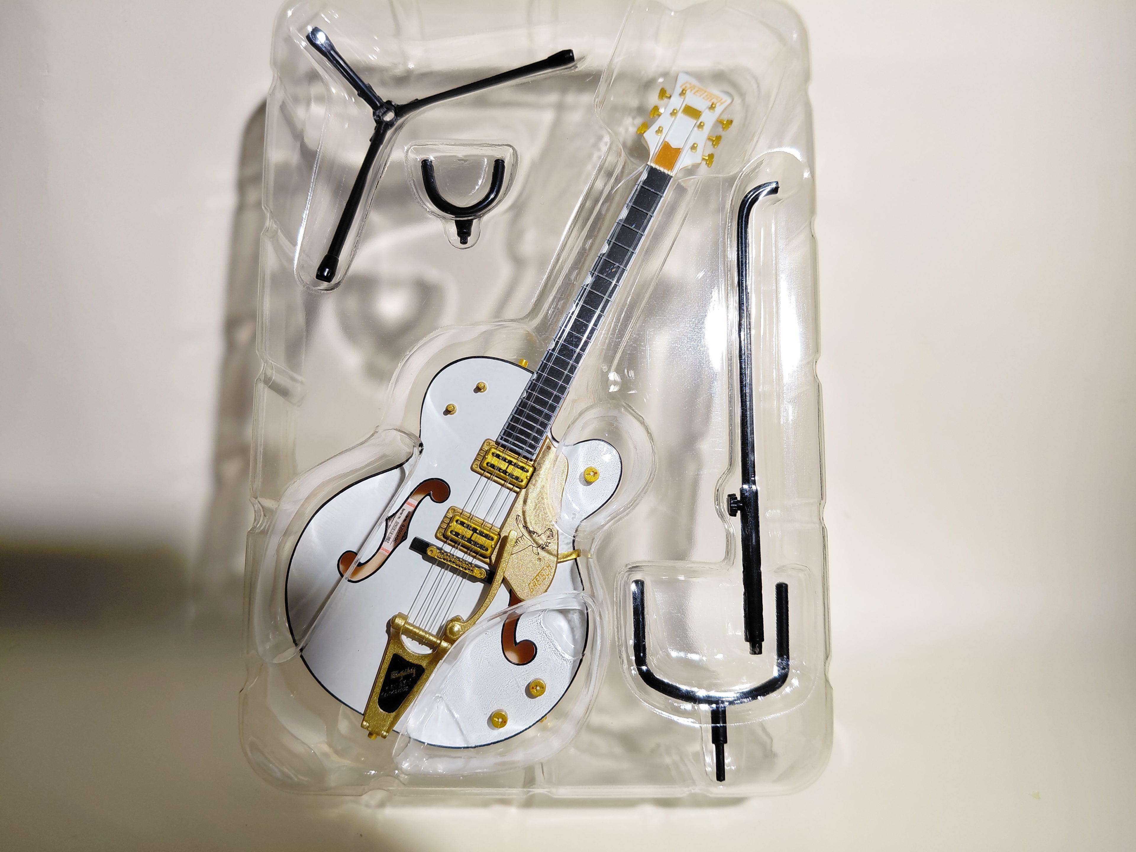 Gretsch Guitar Collection Figure White Falcon G6136T Miniature ~ 1/8 Scale Official Guitar Figure ☆Gretsch Guitar Collection ★George Harrison