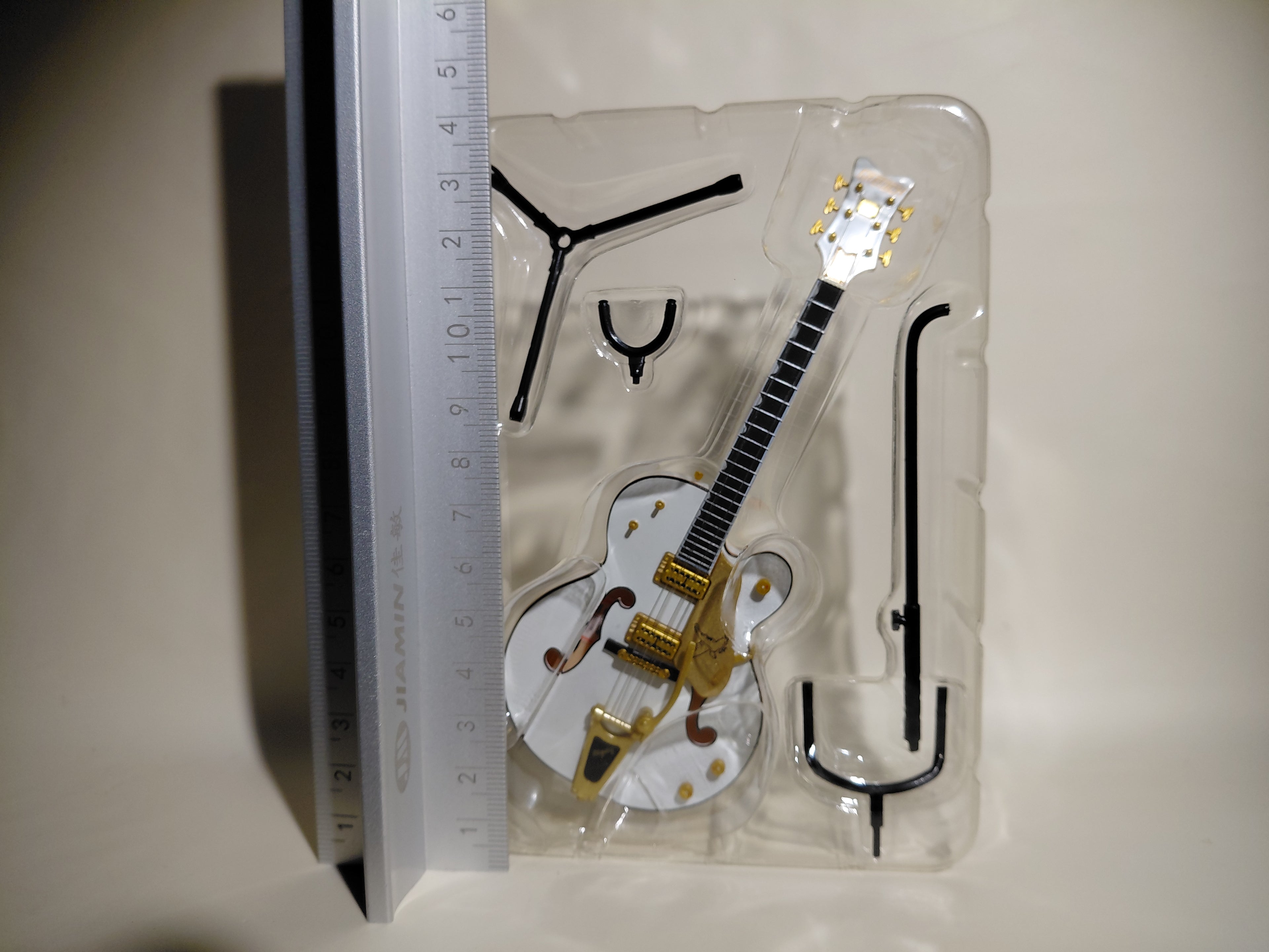Gretsch Guitar Collection Figure White Falcon G6136T Miniature ~ 1/8 Scale Official Guitar Figure ☆Gretsch Guitar Collection ★George Harrison