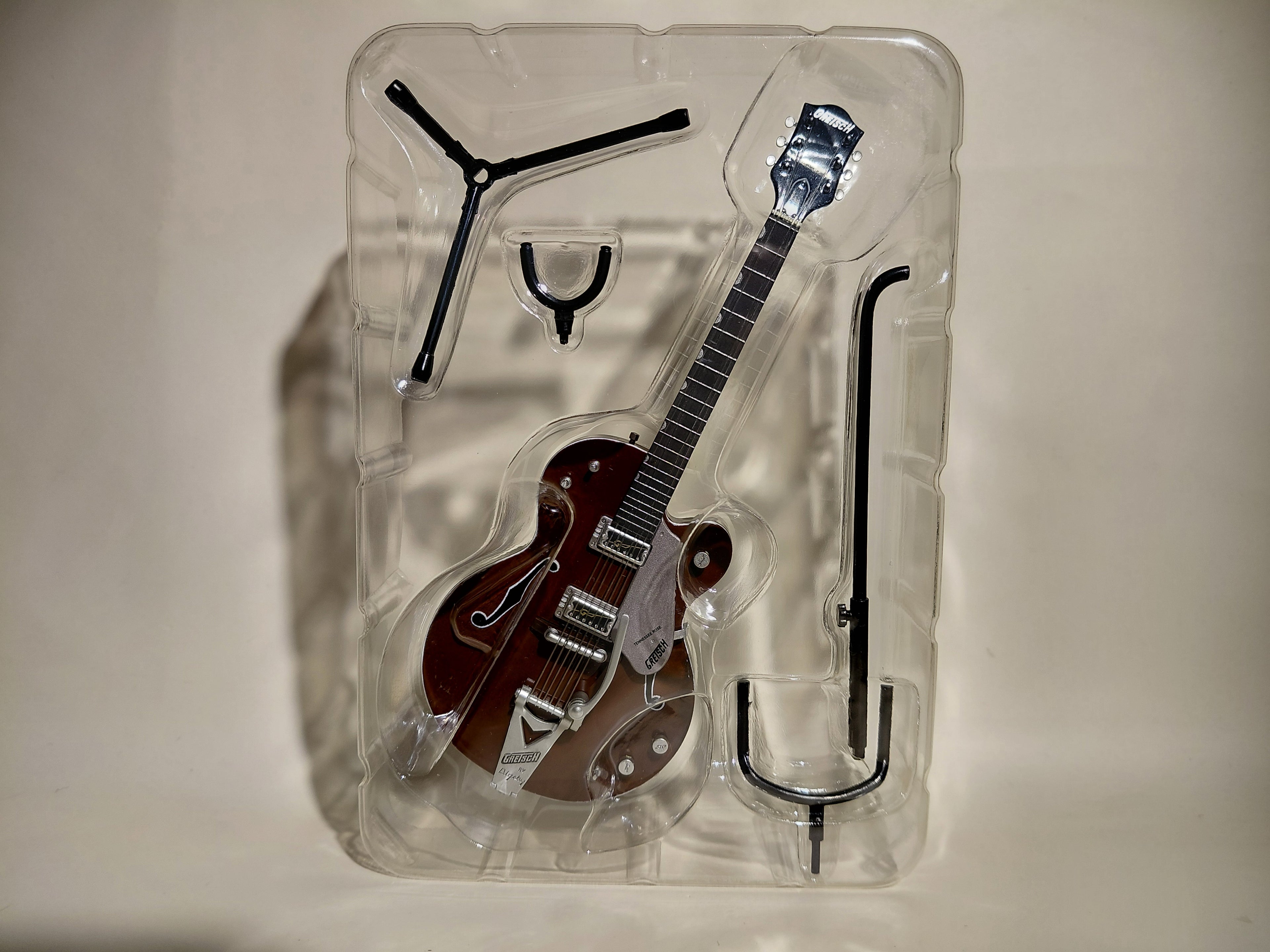 Gretsch Guitar Collection Figure Tennessee Rose G6119-1962HT Miniature ~ 1/8 Scale Official Guitar Figure ☆Gretsch Guitar Collection ★George Harrison