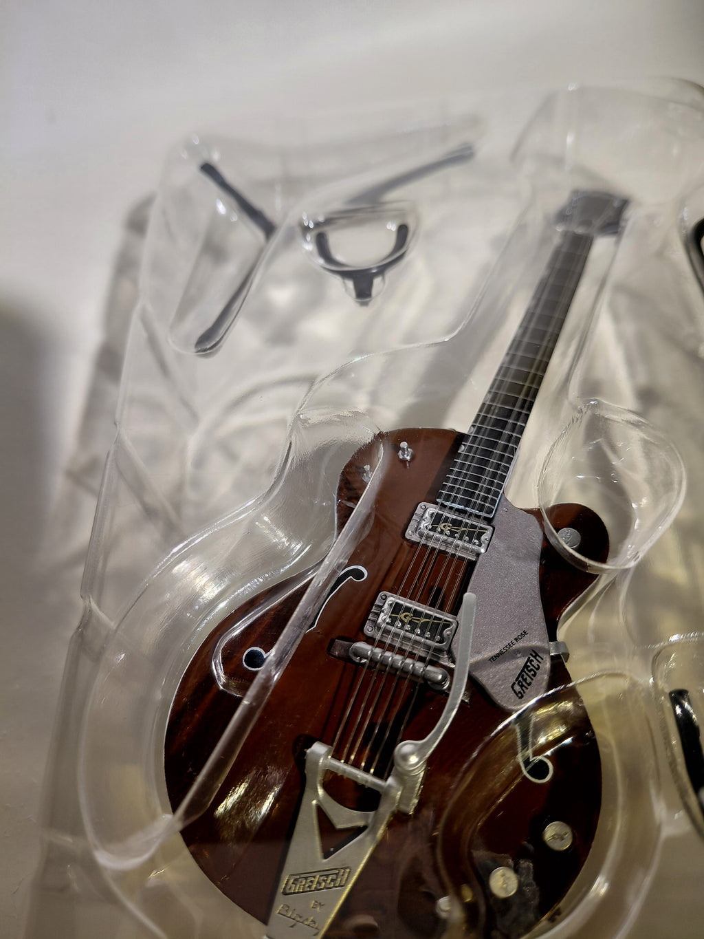 Gretsch Guitar Collection Figure Tennessee Rose G6119-1962HT Miniature ~ 1/8 Scale Official Guitar Figure ☆Gretsch Guitar Collection ★George Harrison