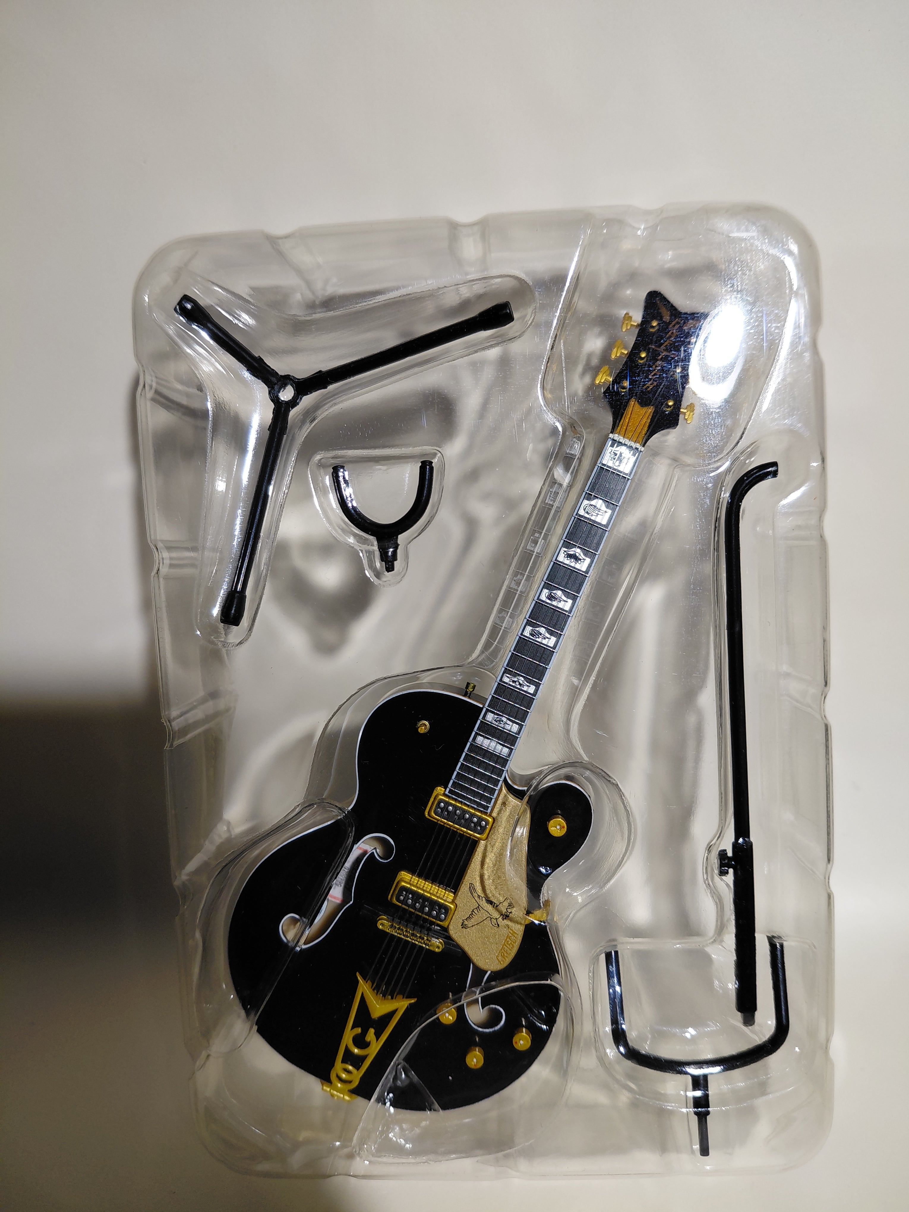 GRETSCH Black Falcon G6136DSBK ~1/8 Scale Official Guitar Figure☆Gretsch Guitar Collection ★George Harrison