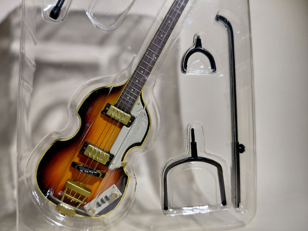 GRECO Violin Bass VB-100 ~THE GUITAR LEGEND by Zemaitis & Greco~ 1/8 Scale Official Guitar Figure ★Paul McCartney ☆Guitar Figure ☆Miniature