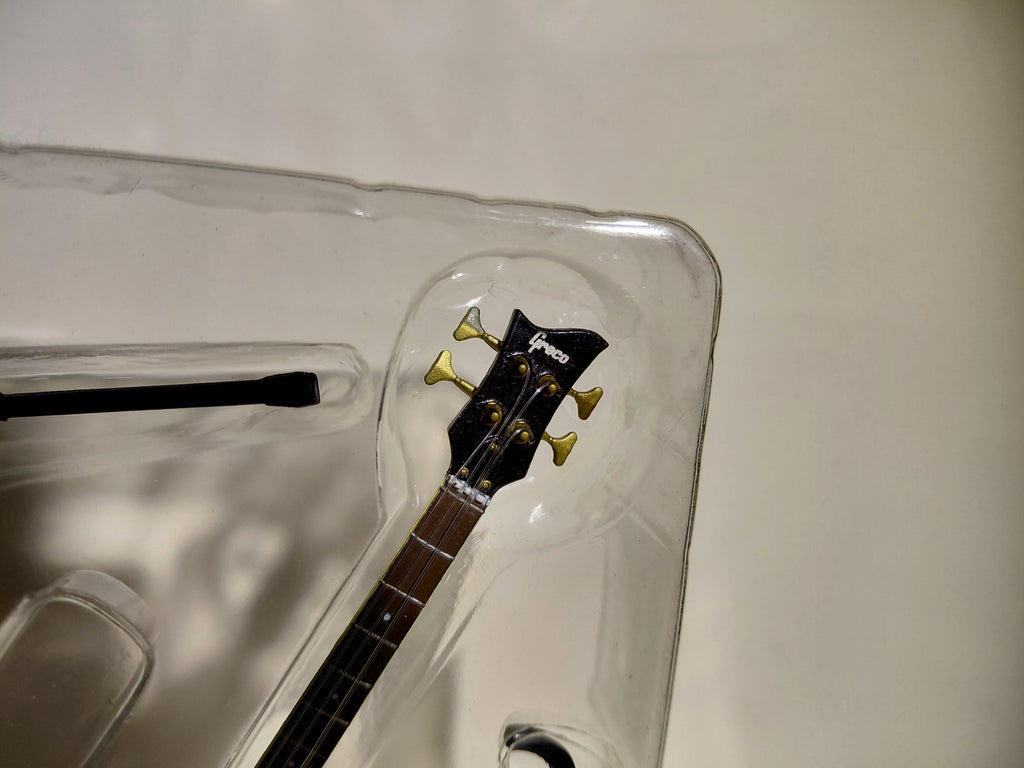 GRECO Violin Bass VB-100 ~THE GUITAR LEGEND by Zemaitis & Greco~ 1/8 Scale Official Guitar Figure ★Paul McCartney ☆Guitar Figure ☆Miniature