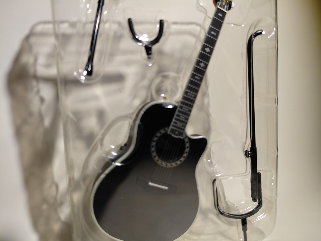 Ovation Guitar Collection - Custom Legend c2079lx-5 scale 1/8 Media Factory