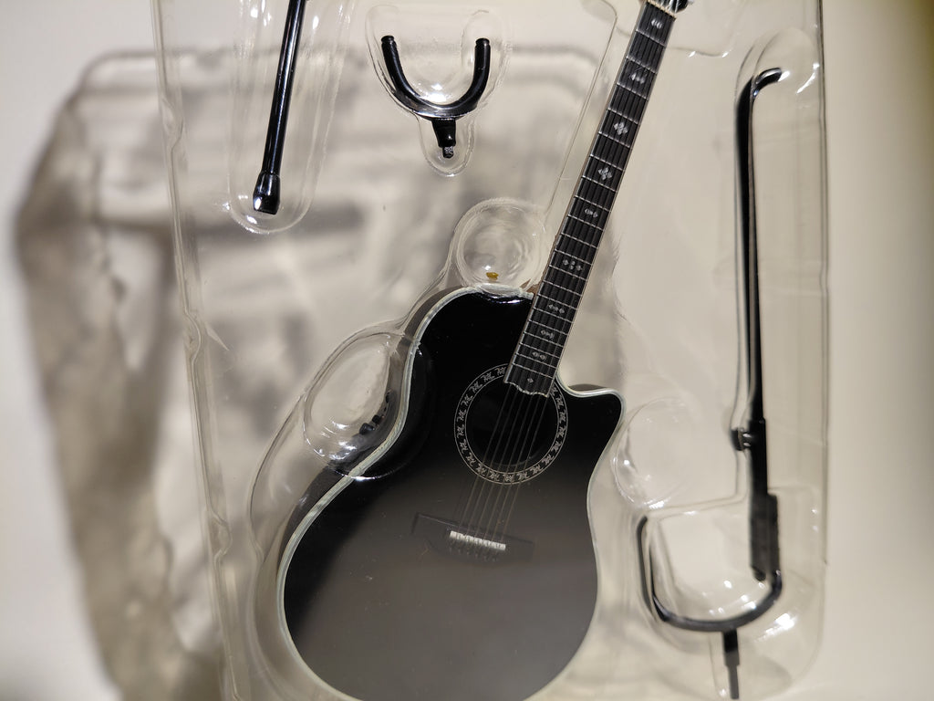 Ovation Guitar Collection - Custom Legend c2079lx-5 scale 1/8 Media Factory