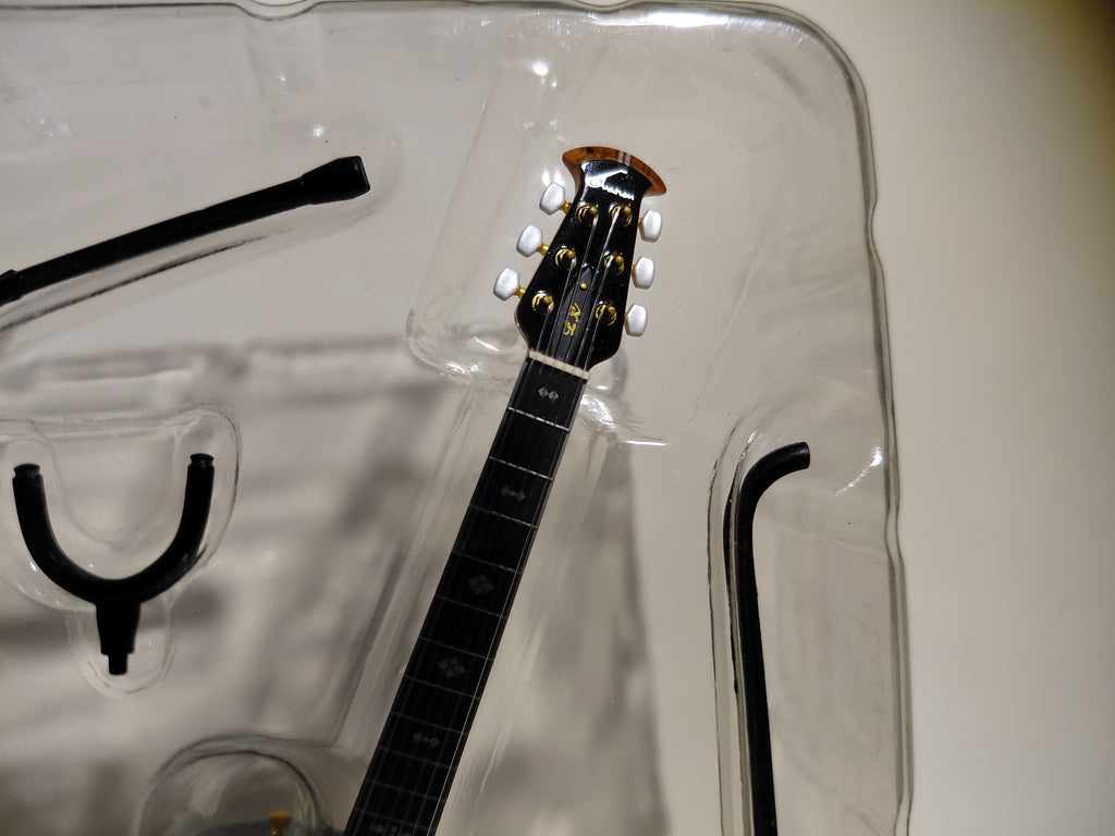 Ovation Guitar Collection - Custom Legend c2079lx-5 scale 1/8 Media Factory