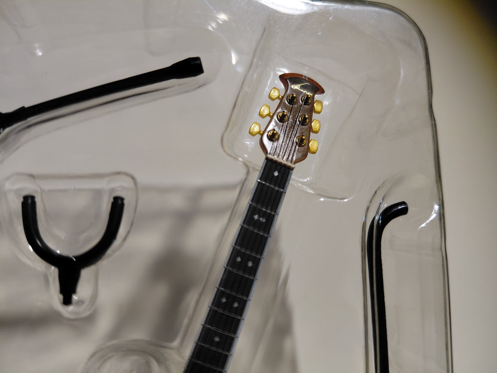 Ovation Guitar Collection - Custom Legend CCB scale 1/8 Media Factory