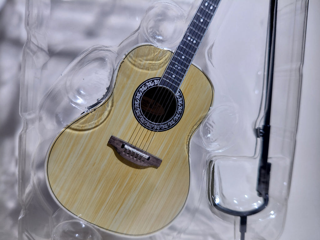Ovation Guitar Collection - Custom Legend CCB scale 1/8 Media Factory
