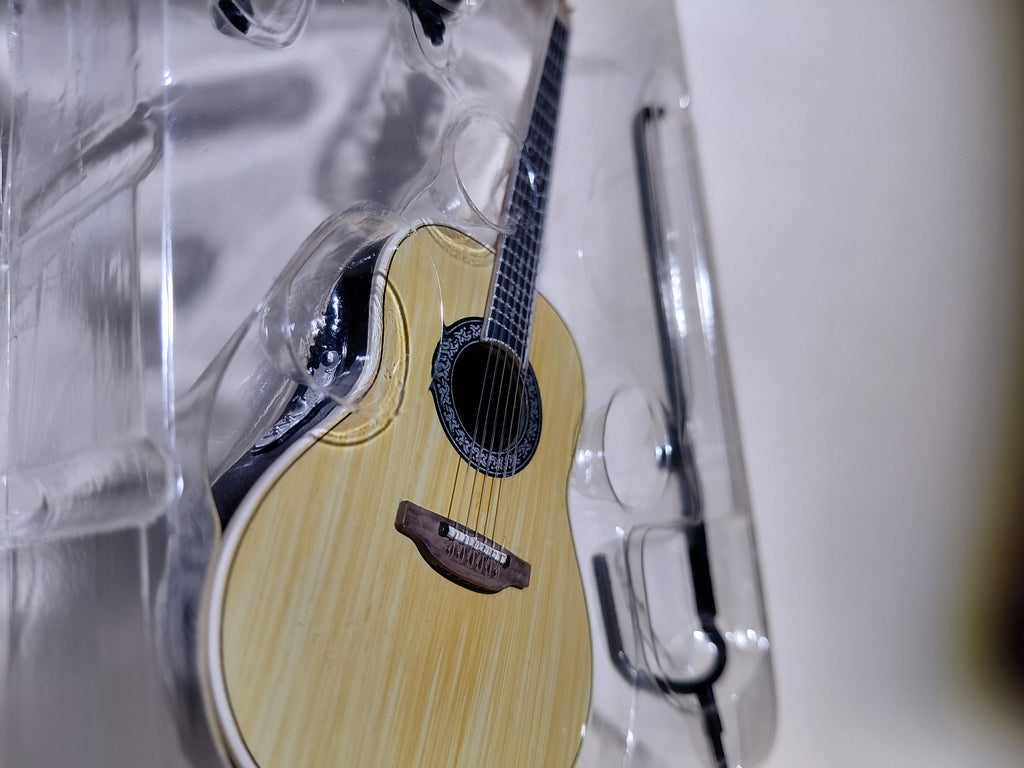 Ovation Guitar Collection - Custom Legend CCB scale 1/8 Media Factory