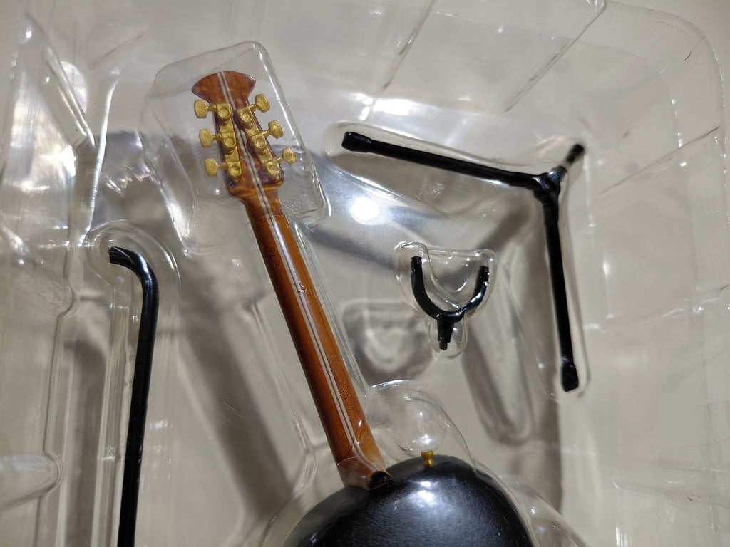 Ovation Guitar Collection - Custom Legend CCB scale 1/8 Media Factory