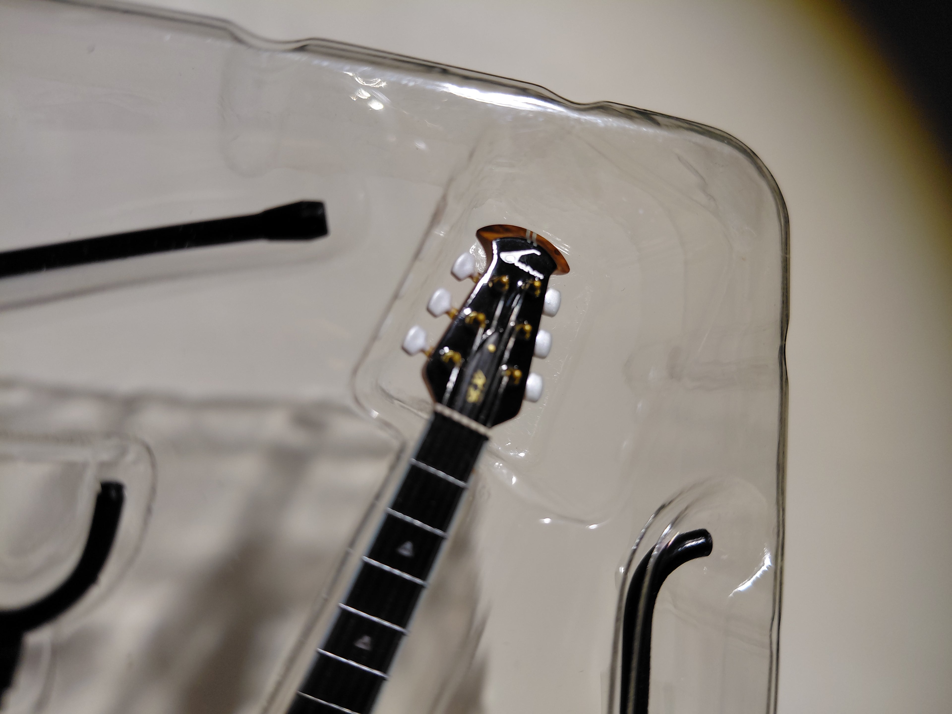 Ovation Guitar Collection - Custom Elite C2078LX-RTD scale 1/8 Media Factory