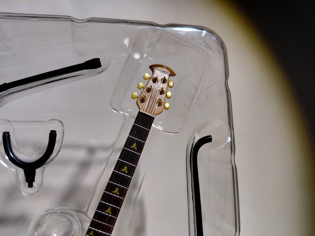 Ovation Guitar Collection - Ovation Adamas II 1581-2 scale 1/8 Media Factory