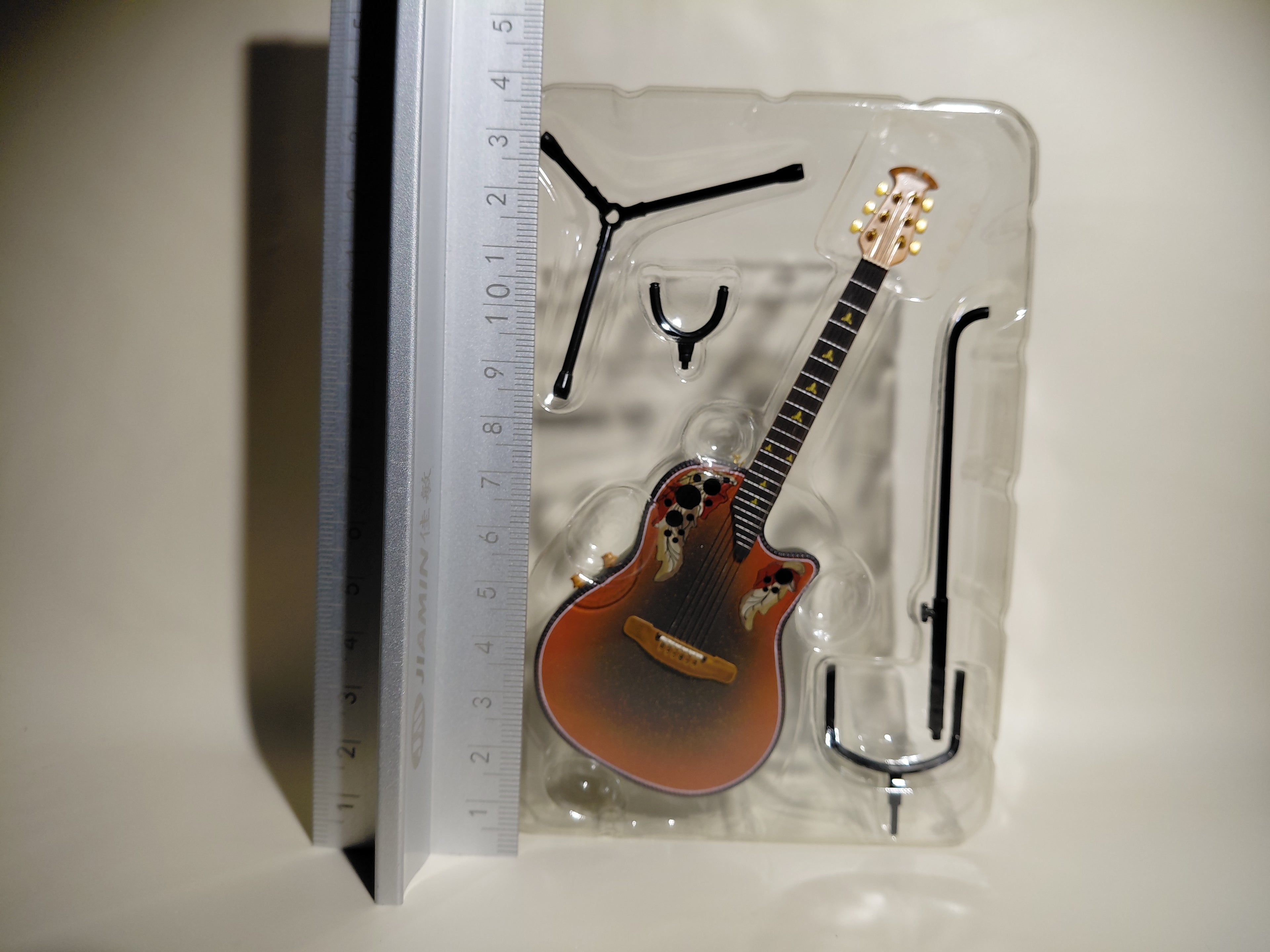 Ovation Guitar Collection - Ovation Adamas II 1581-2 scale 1/8 Media Factory