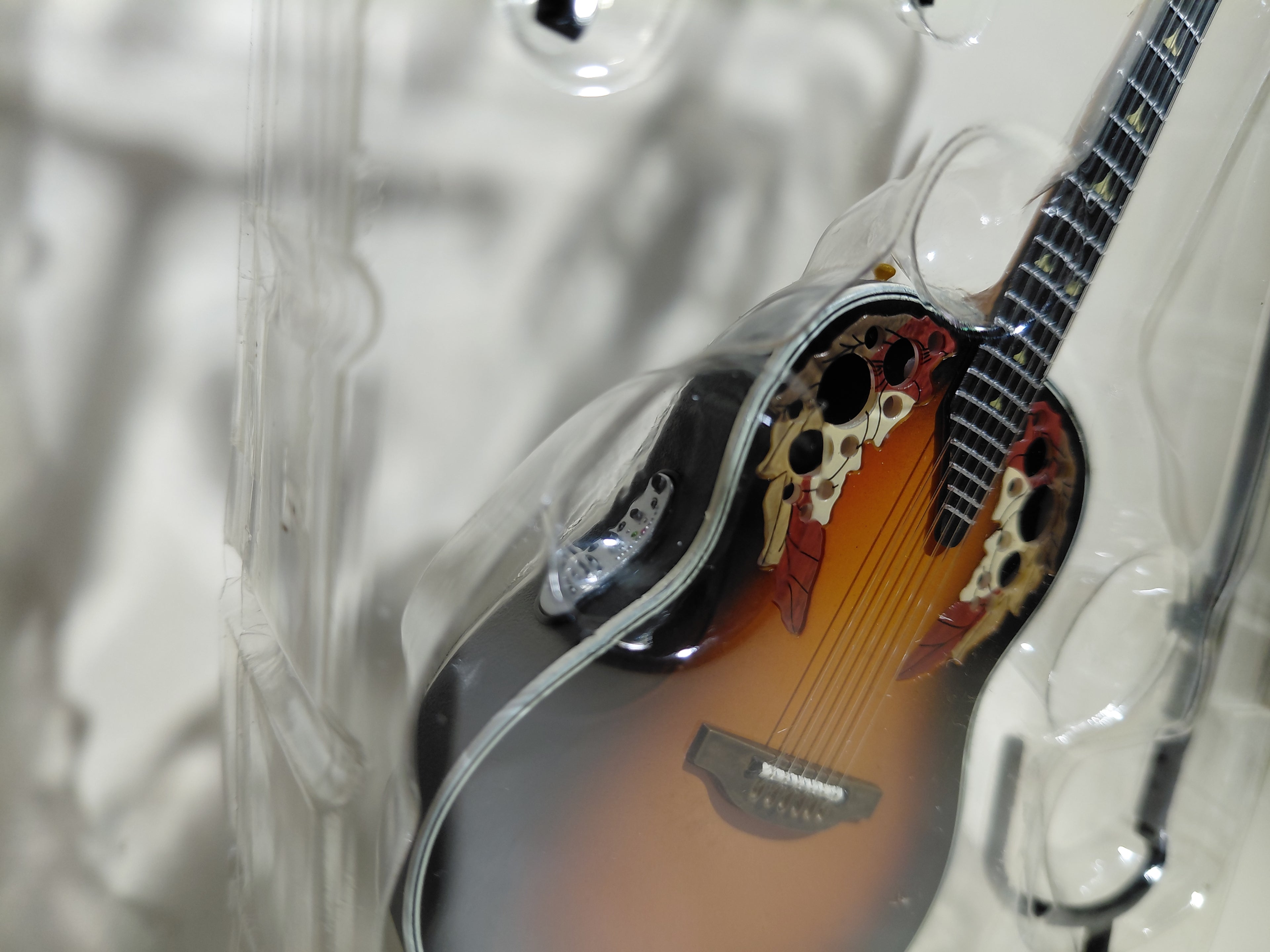 Ovation Guitar Collection - Traditional Elite 1718-1 scale 1/8 Media Factory