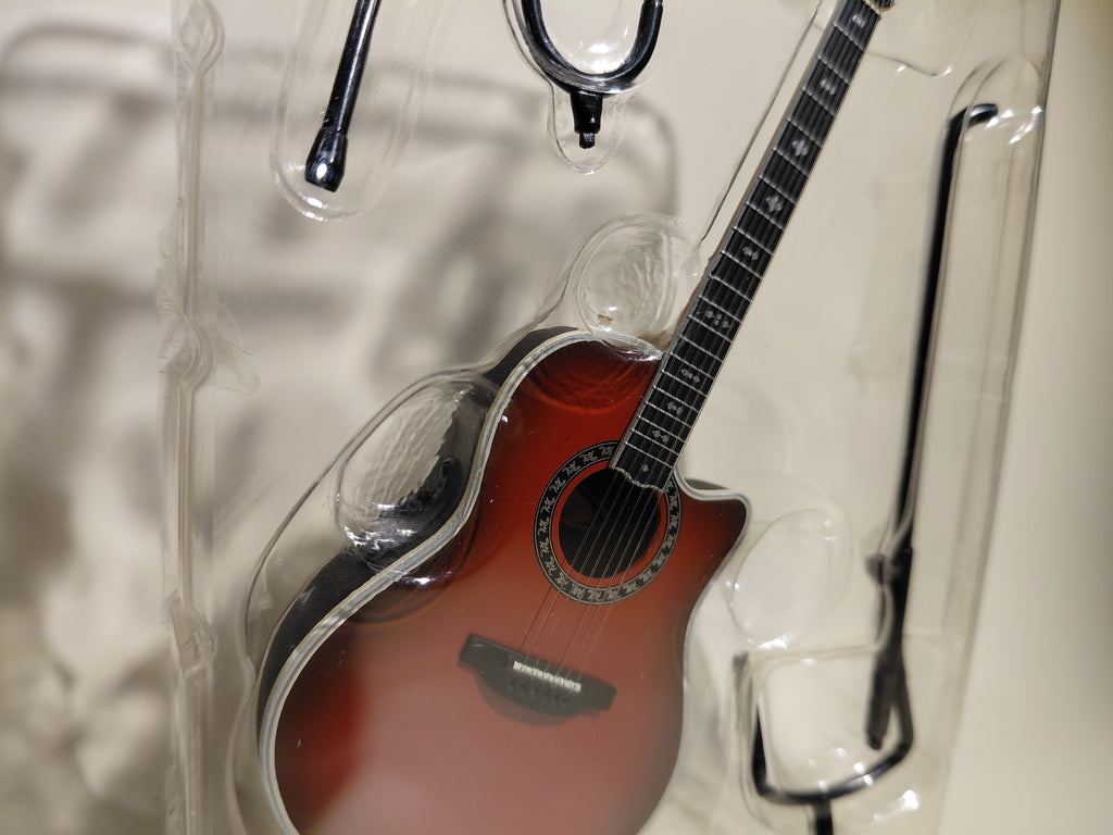 Ovation Guitar Collection - Custom Legend C2079 LX-CCB scale 1/8 Media Factory