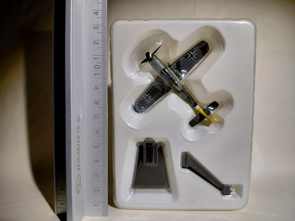 Takara 1/144 World's Masterpiece Aircraft -  Fw190 D-9 JG26 Yellow tail